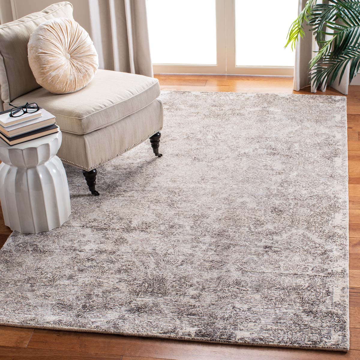 Mirage 735 Rug | Safavieh - MIR735G - Silver / Ivory