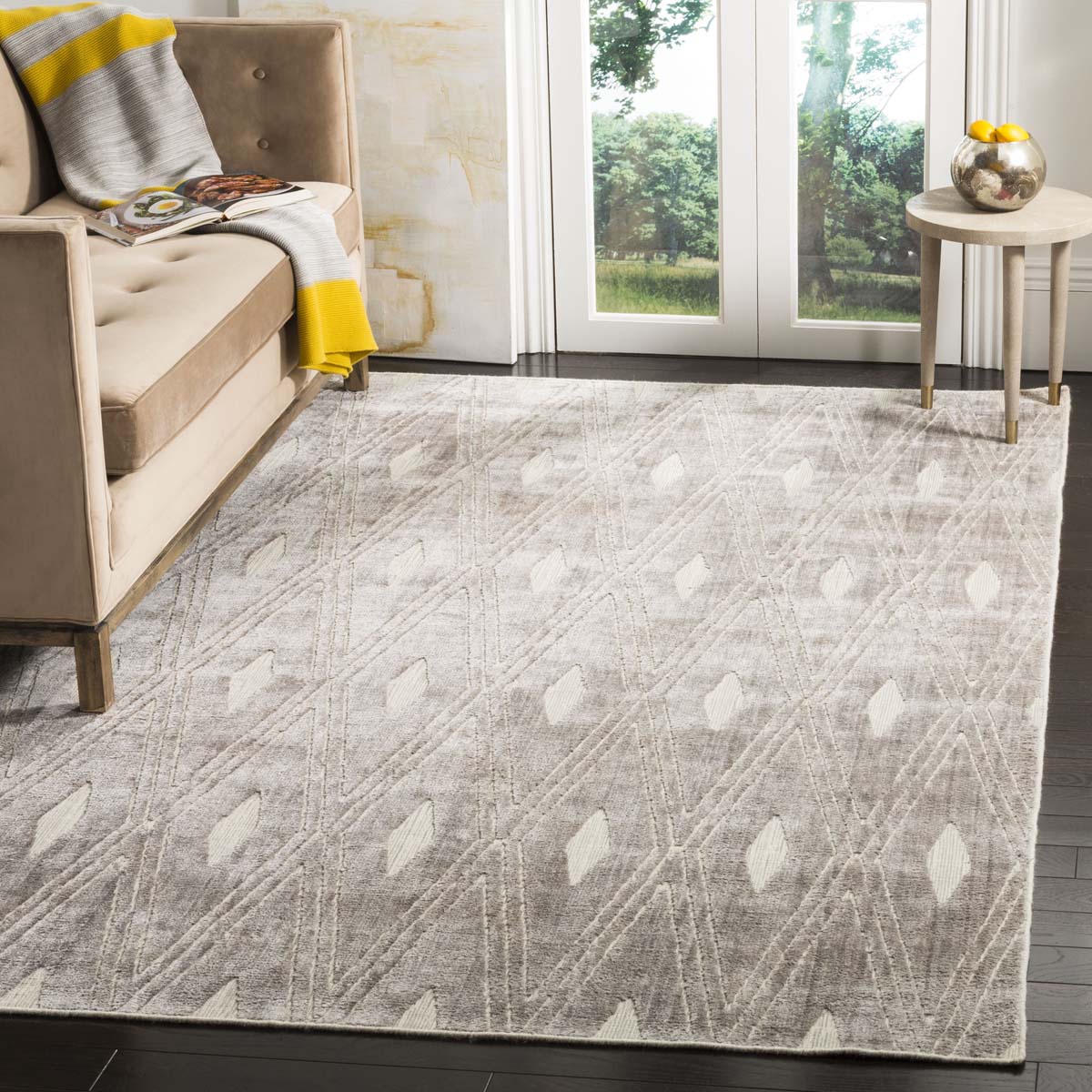 Mirage 851 Rug | Safavieh MIR851B - Silver