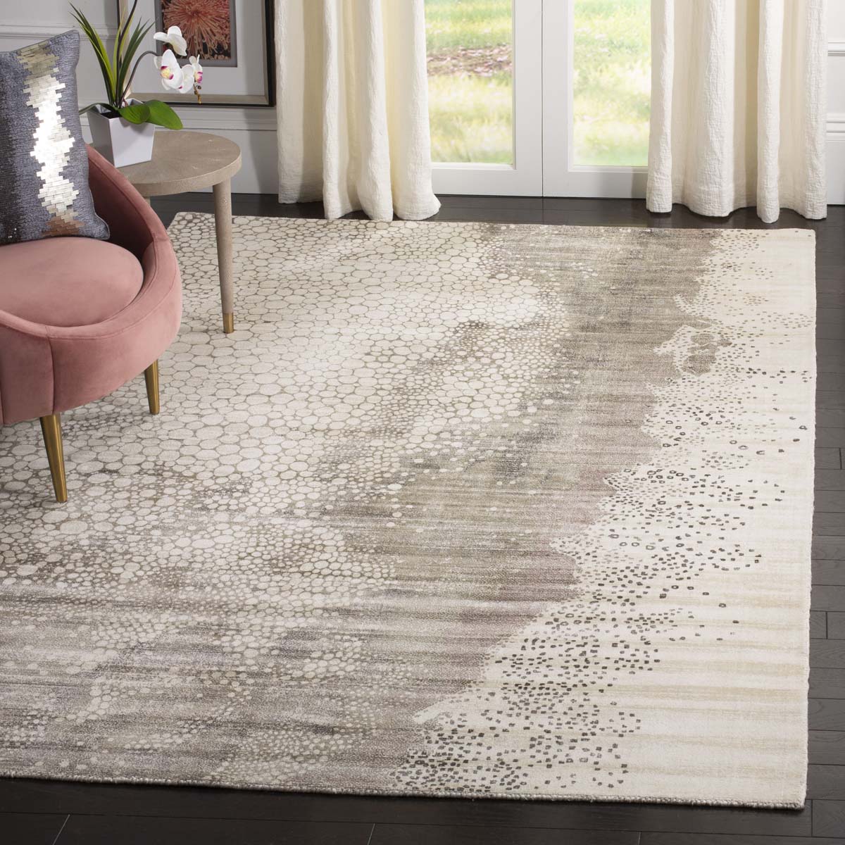 Mirage 977 Rug | Safavieh MIR977B - Beige