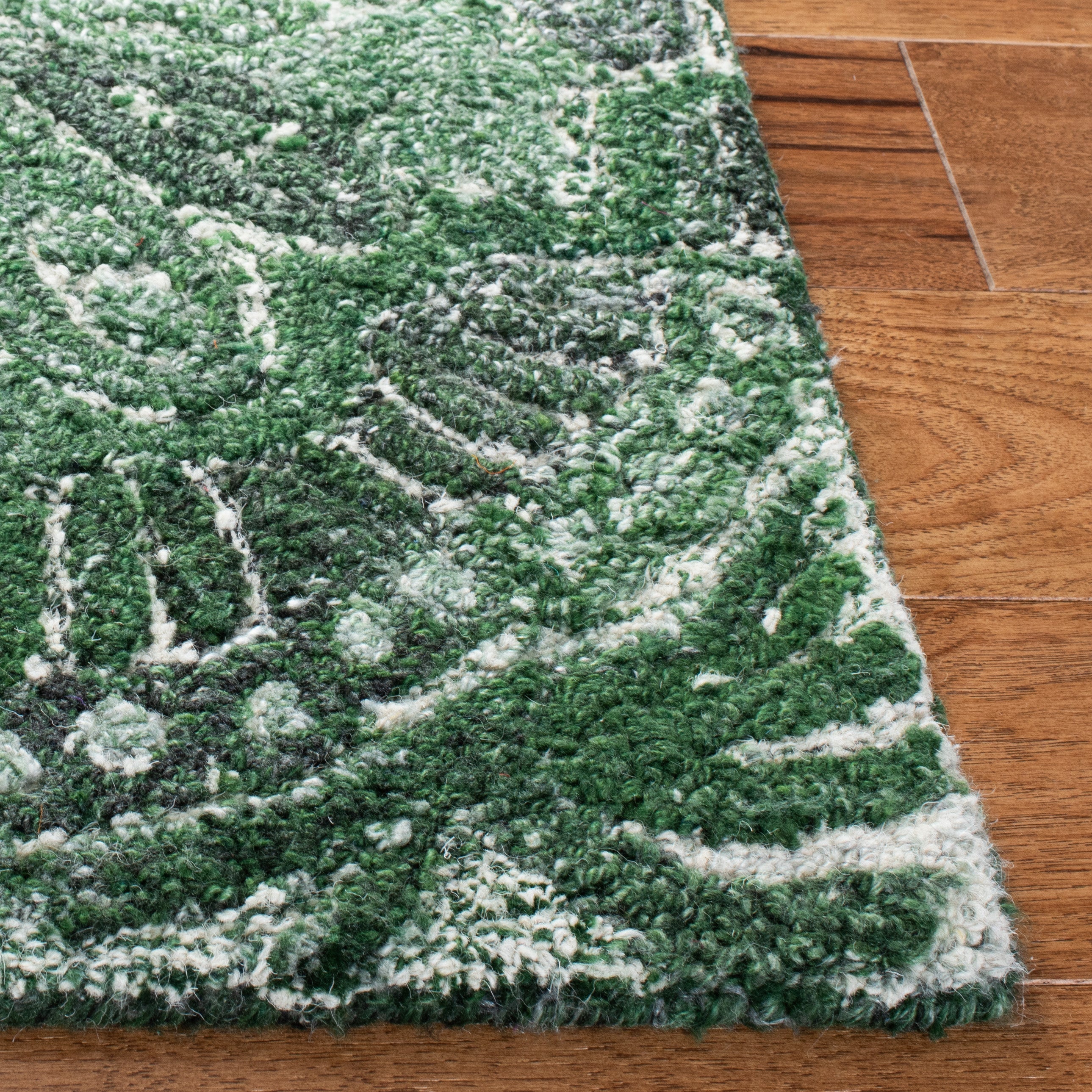 Green / Ivory