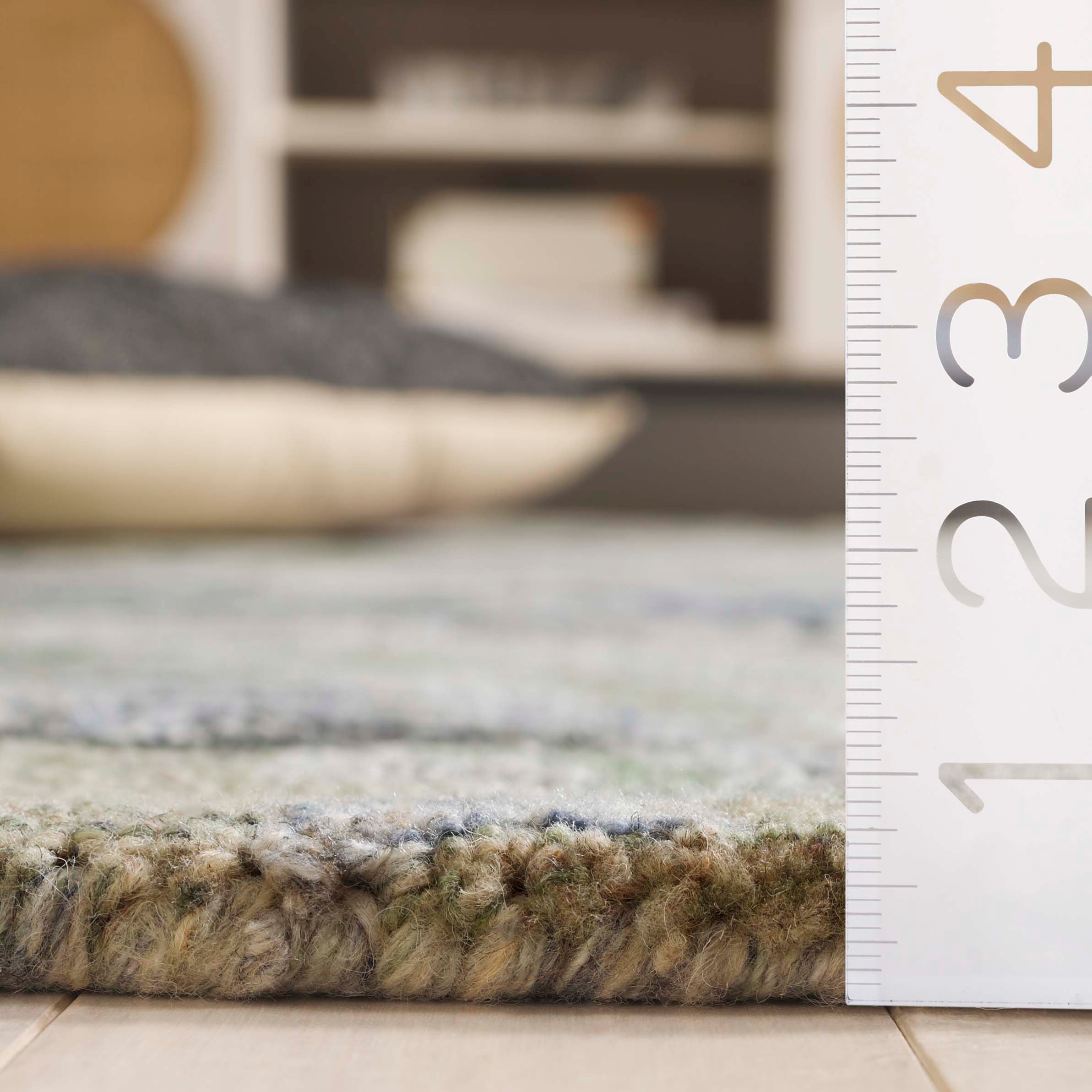 Light Green / Beige