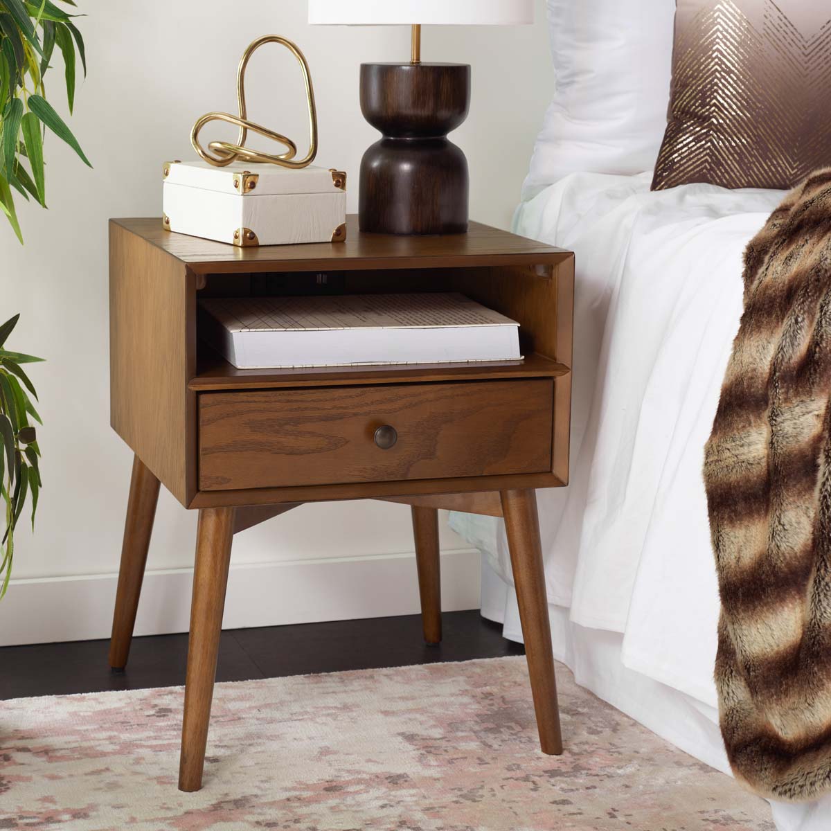 Scully Nightstand W/ Usb | Safavieh - Oak / Gold | Safavieh - Oak / Gold