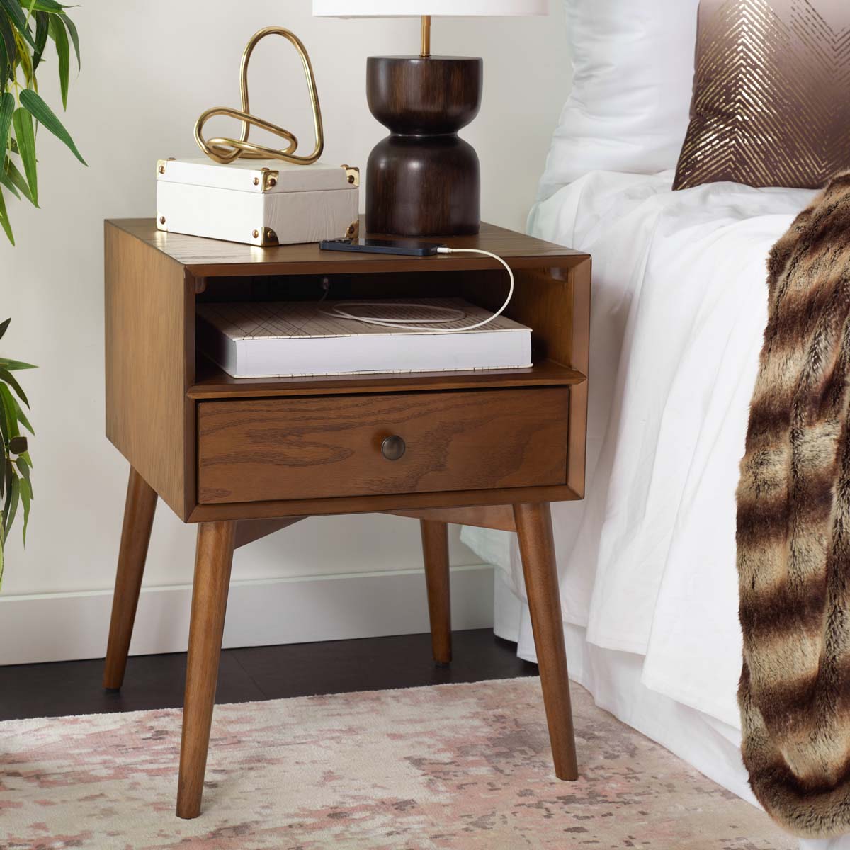 Scully Nightstand W/ Usb | Safavieh - Oak / Gold | Safavieh - Oak / Gold