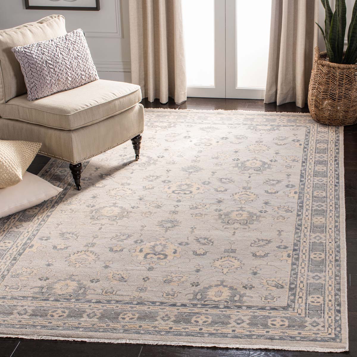 Oushak 838 Rug | Safavieh - OSH838A - Silver