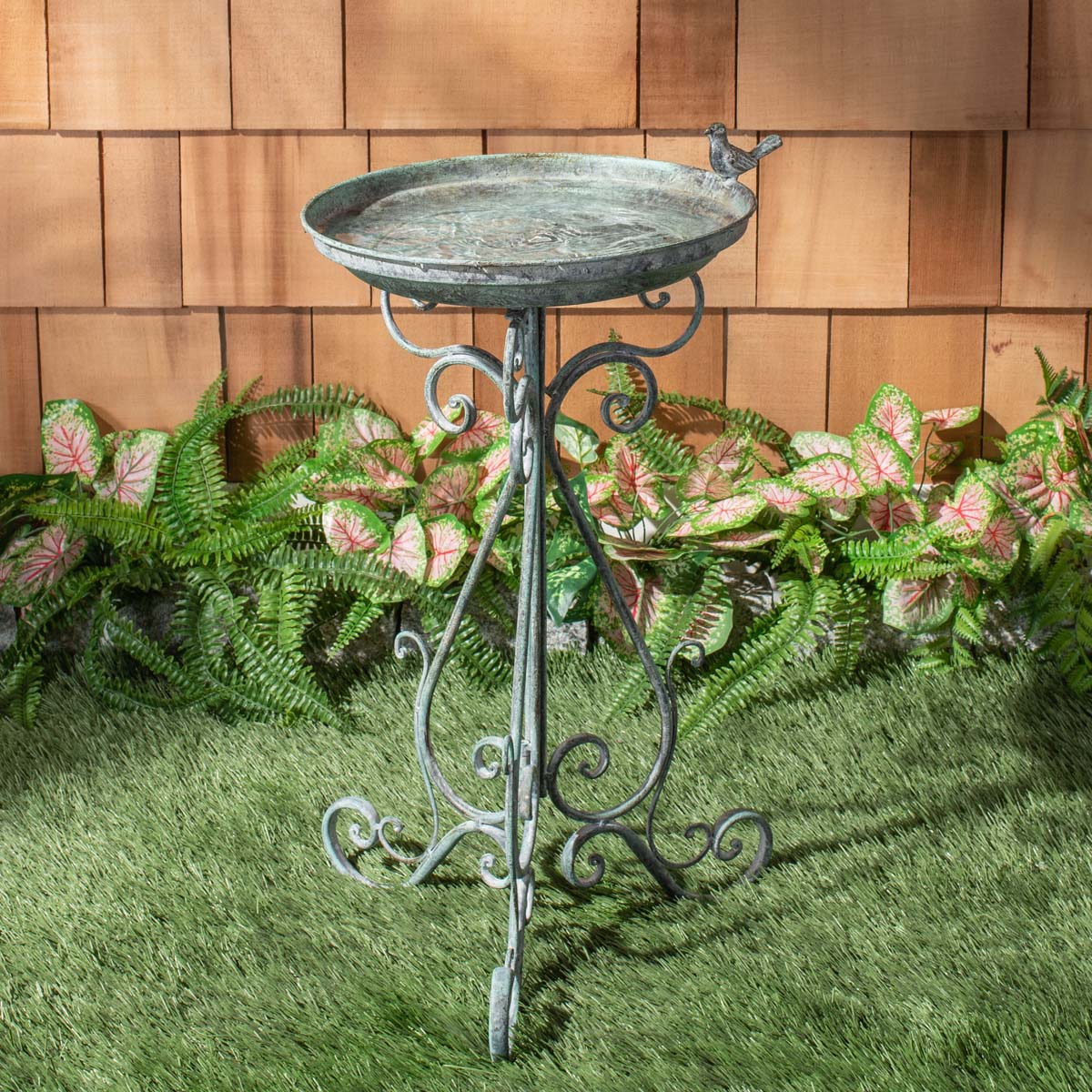 Ashlan Bird Bath | Safavieh - PAT5024 - Ant Dark Green