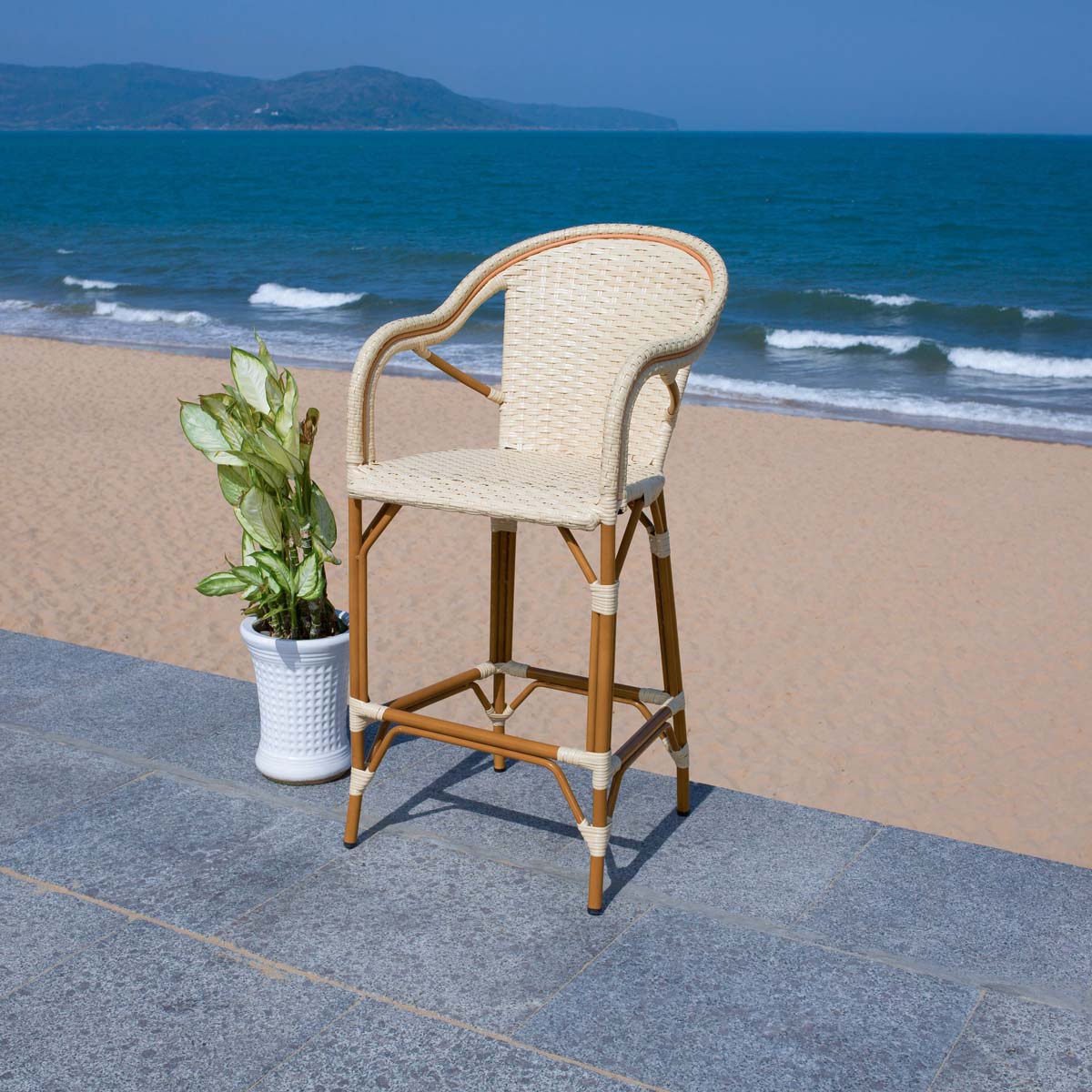 California Bar Stool | Safavieh - PAT7535 - Natural