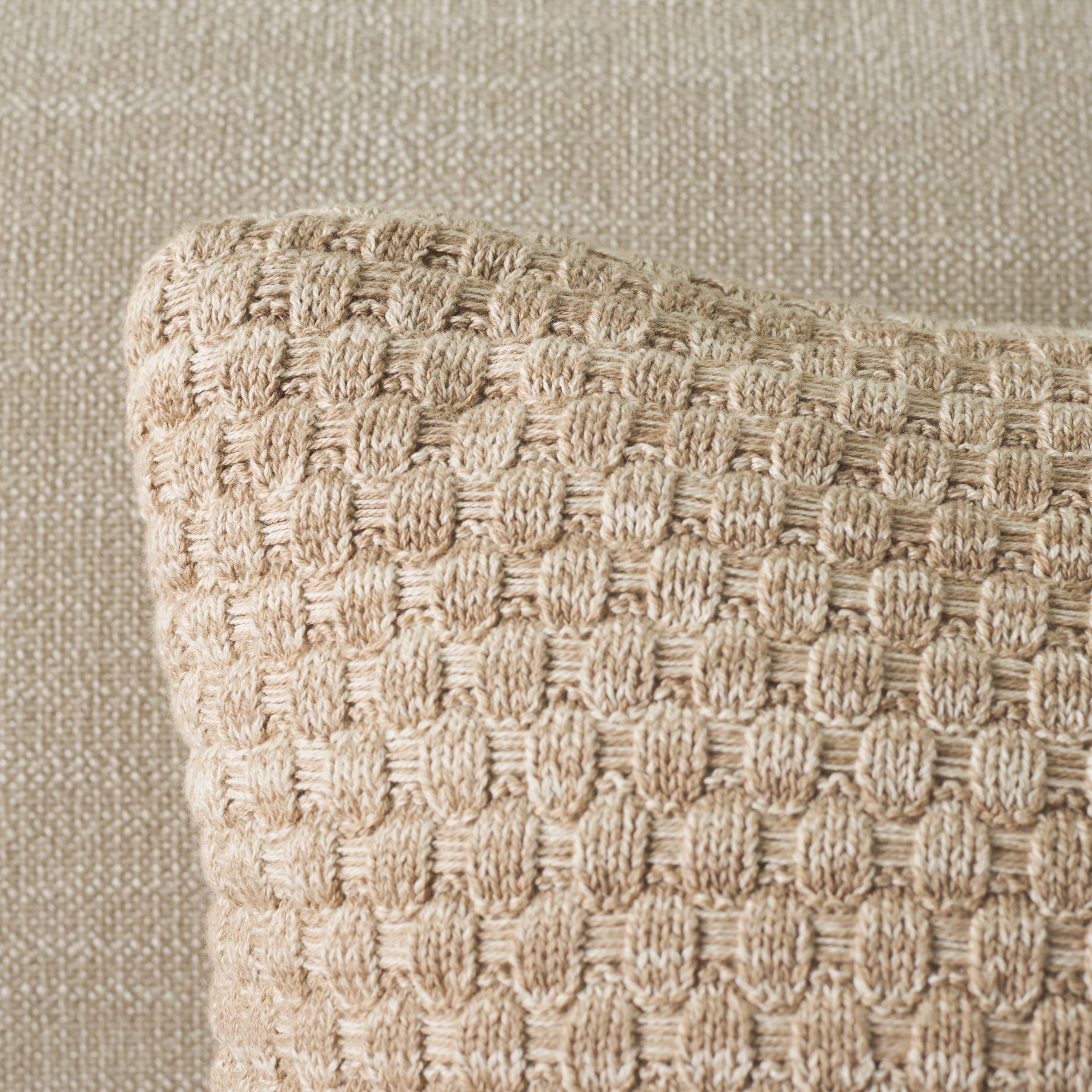 Natural / Beige