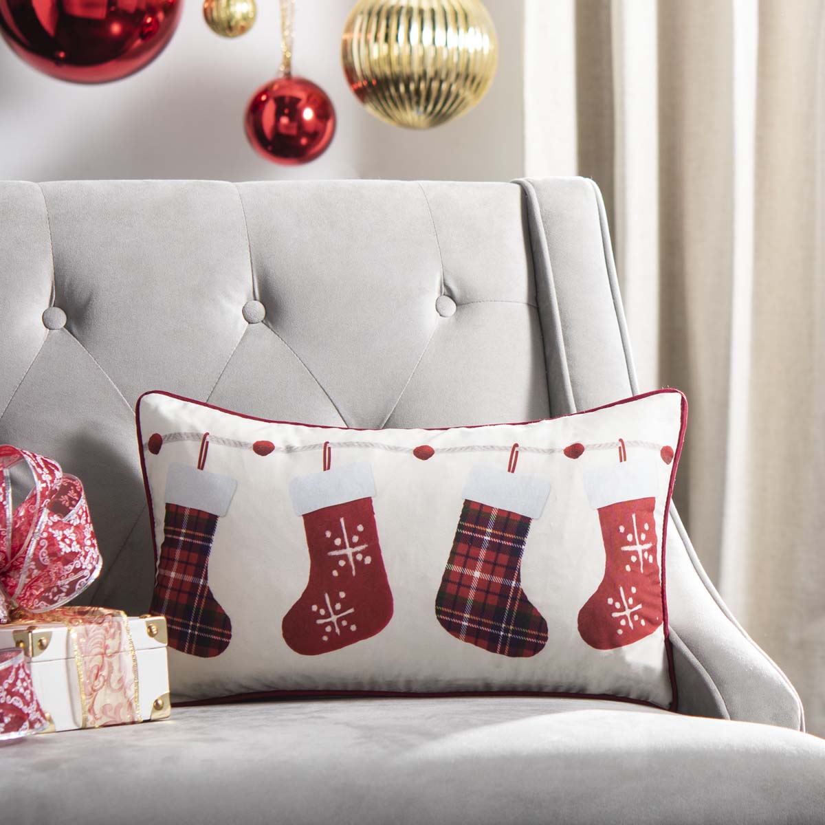 Holly Jolly Pillow | Safavieh - PLS7106 - Ivory/Red