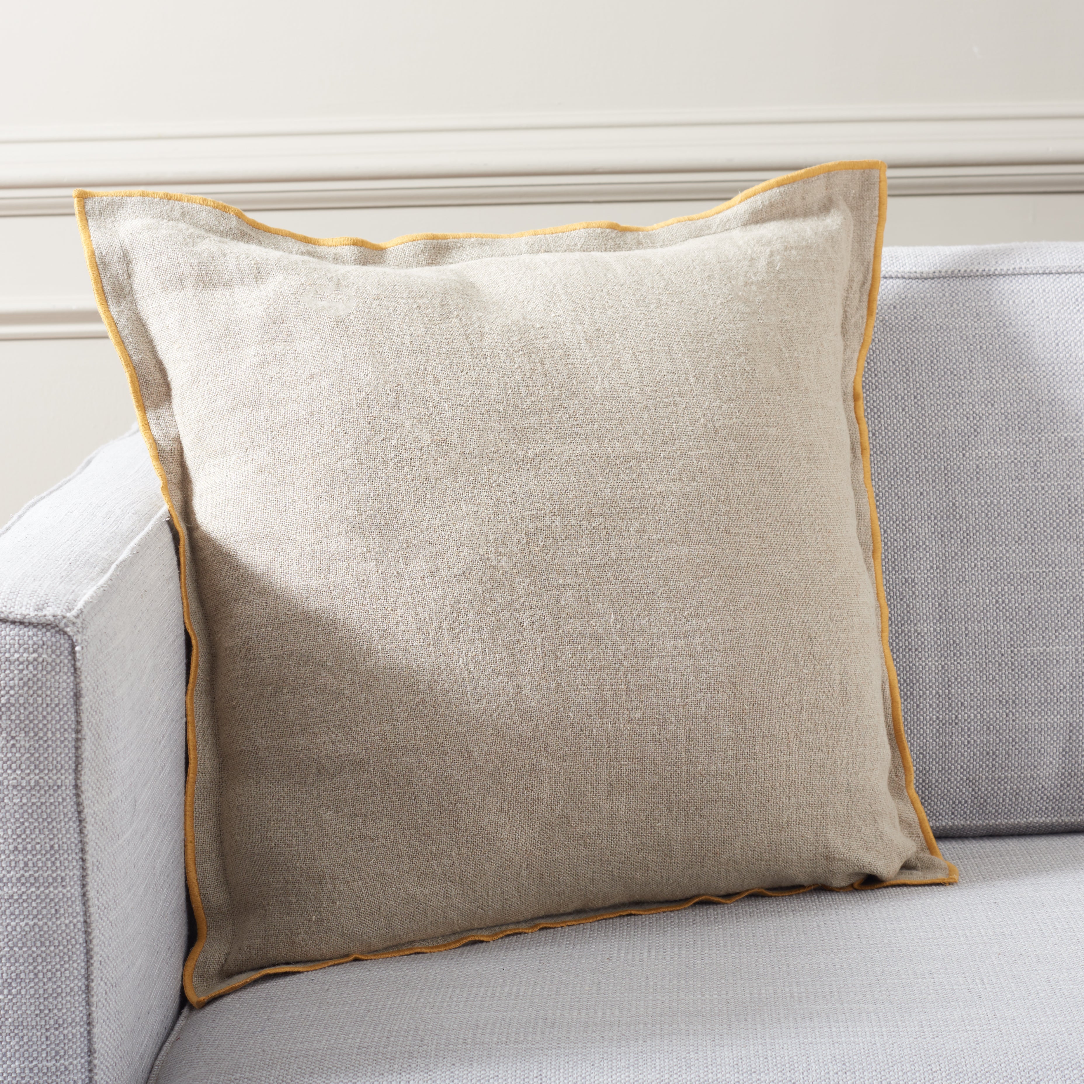 Safavieh Amal Pillow - Thumbnail 4