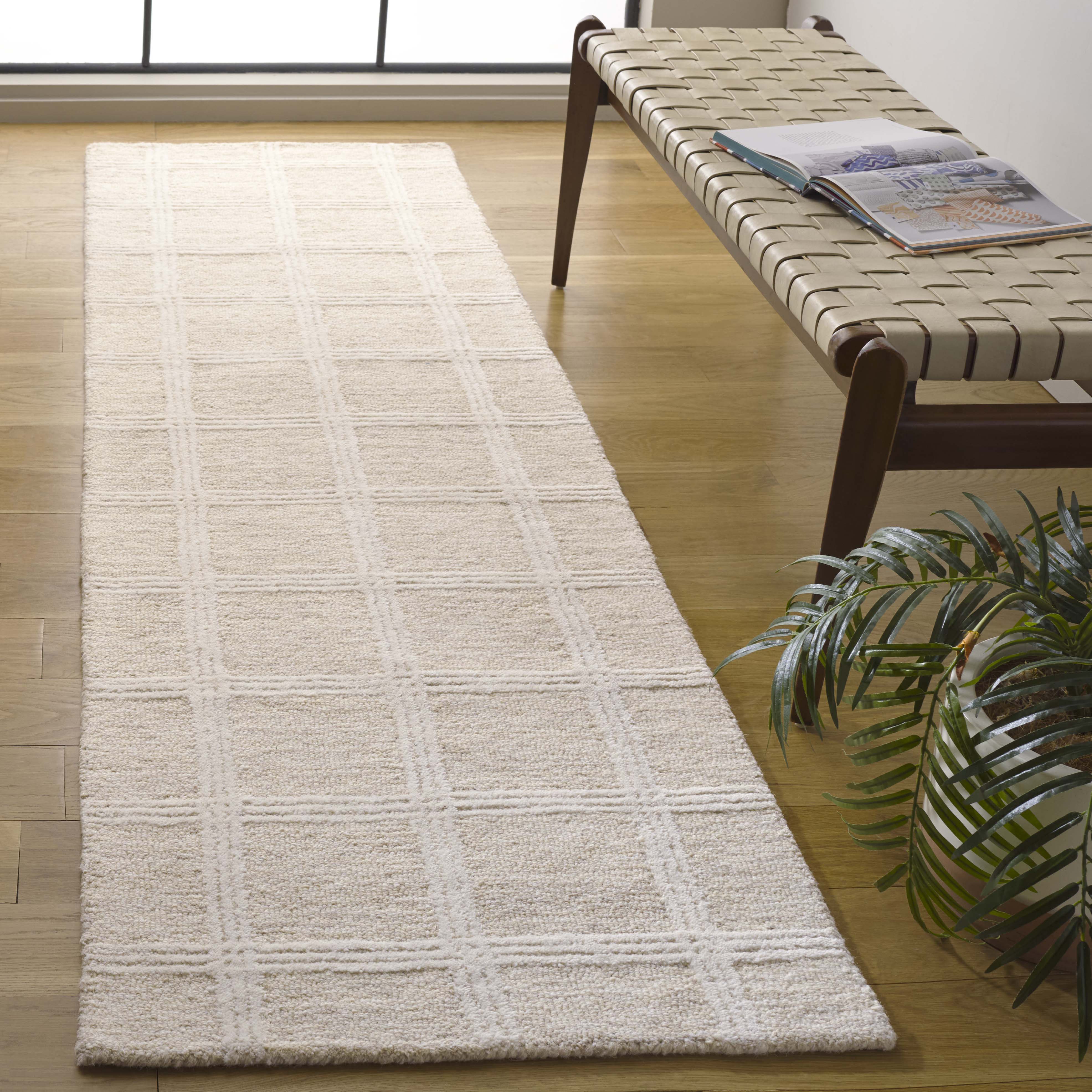 Beige / Ivory