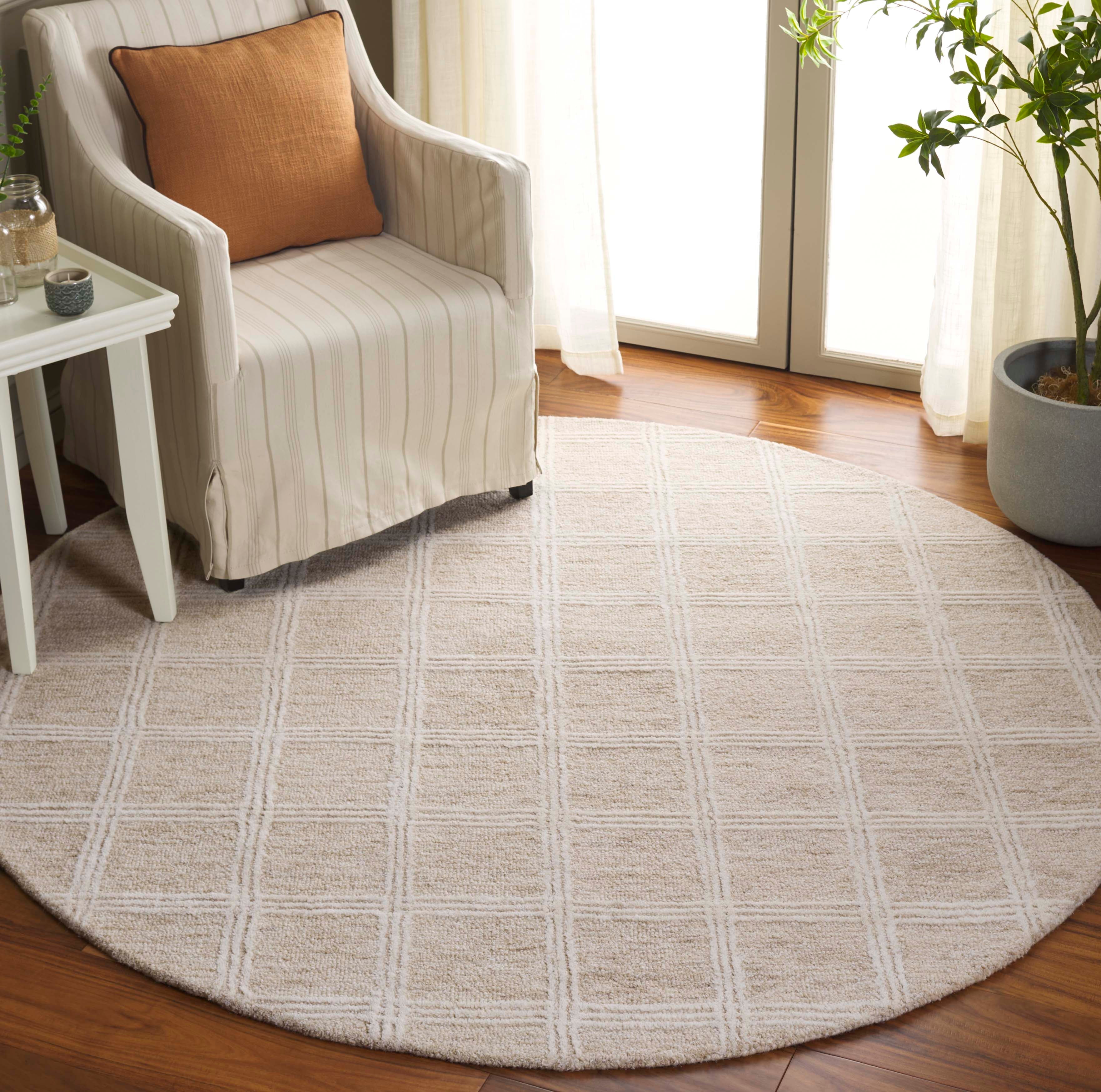 Beige / Ivory