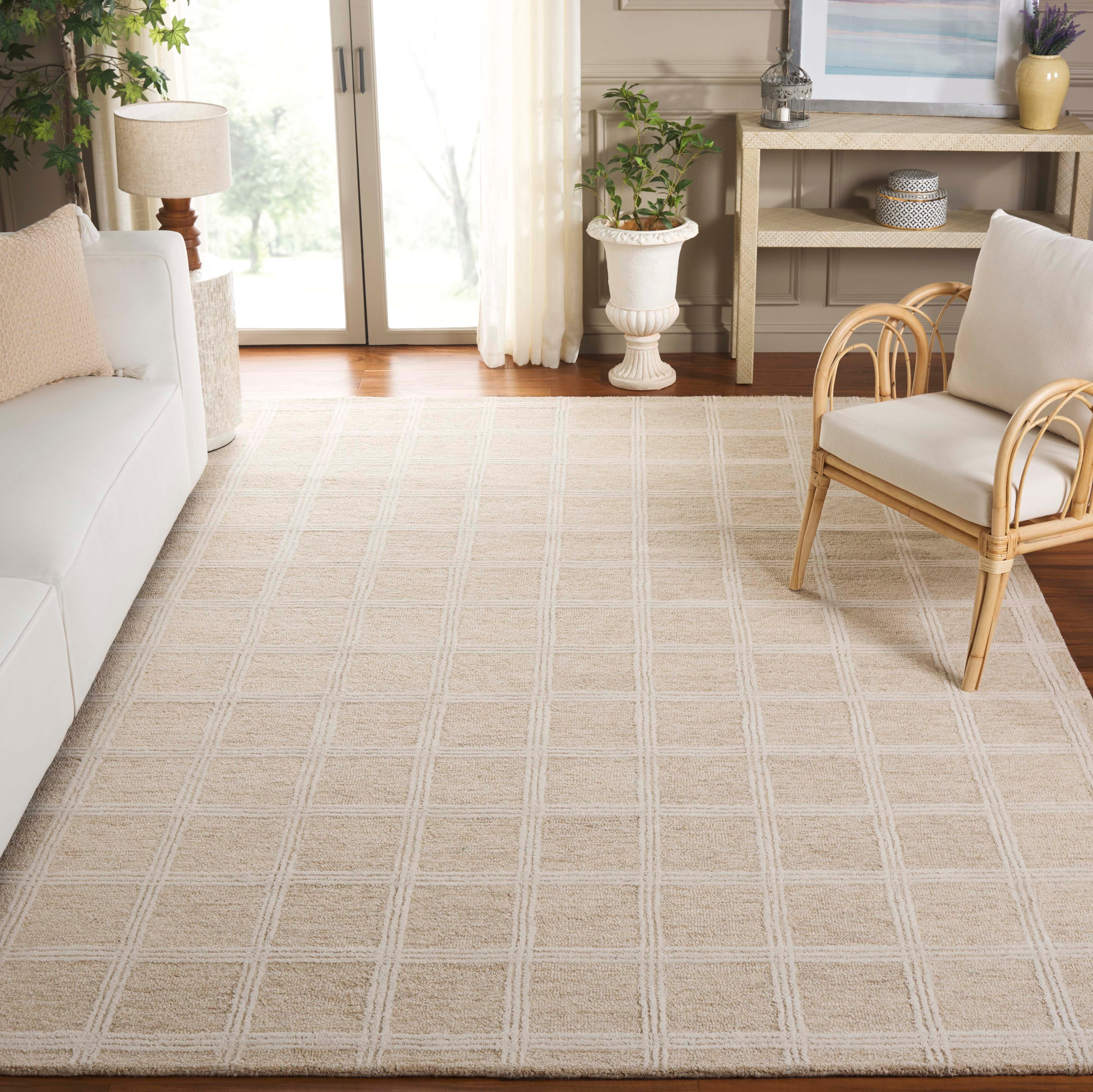 Beige / Ivory