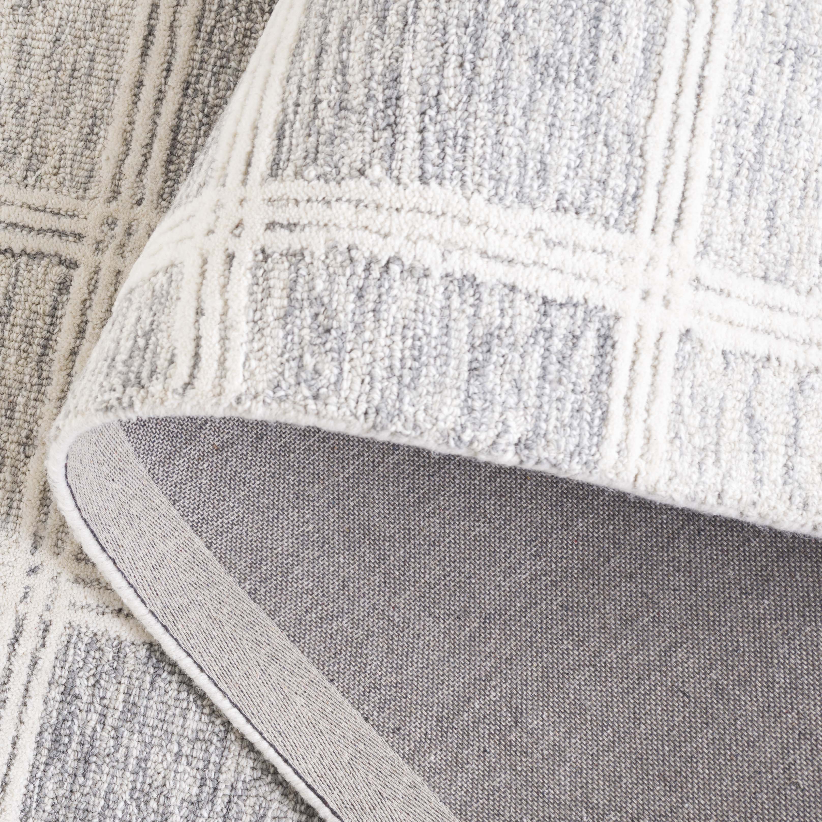 Grey / Ivory