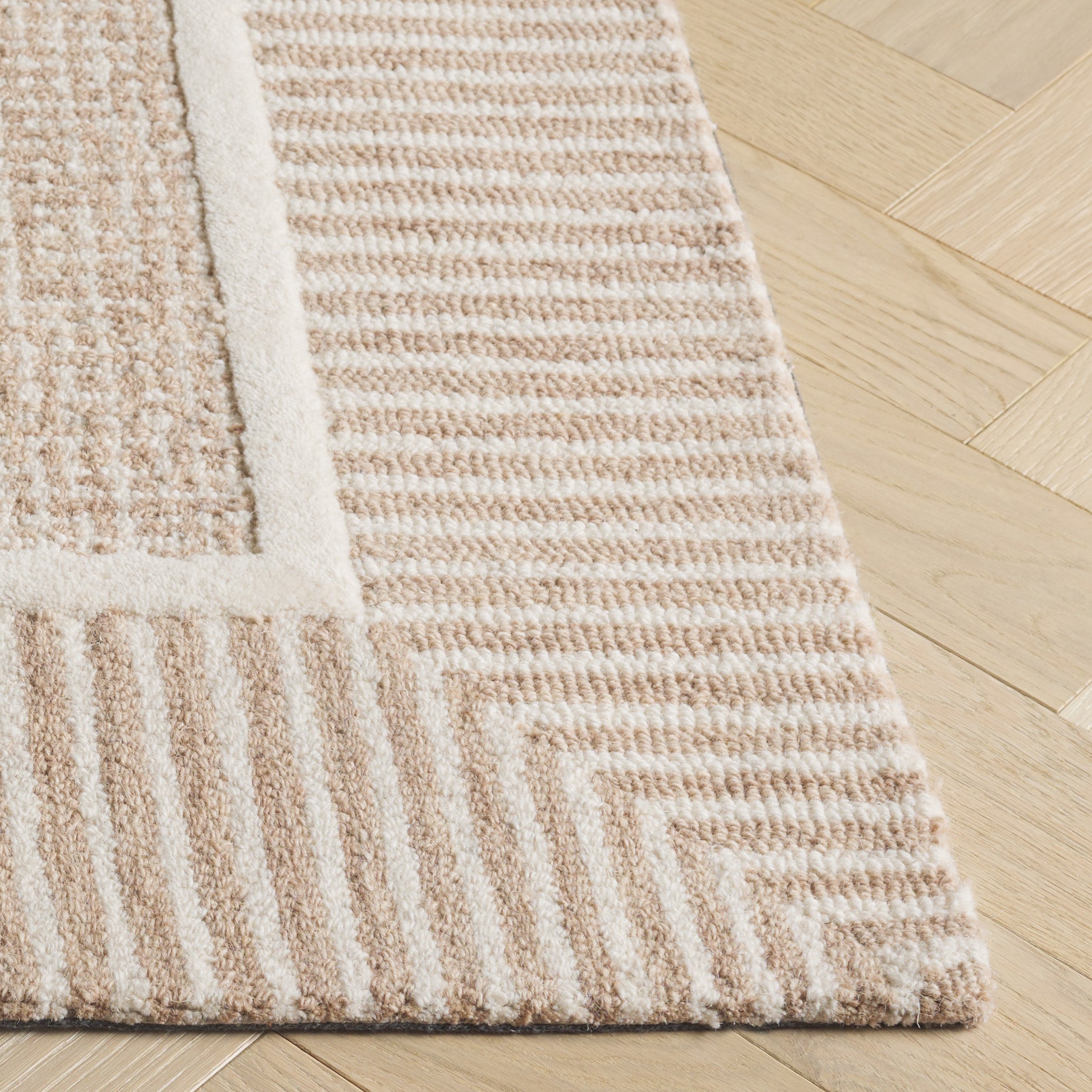 Beige / Ivory