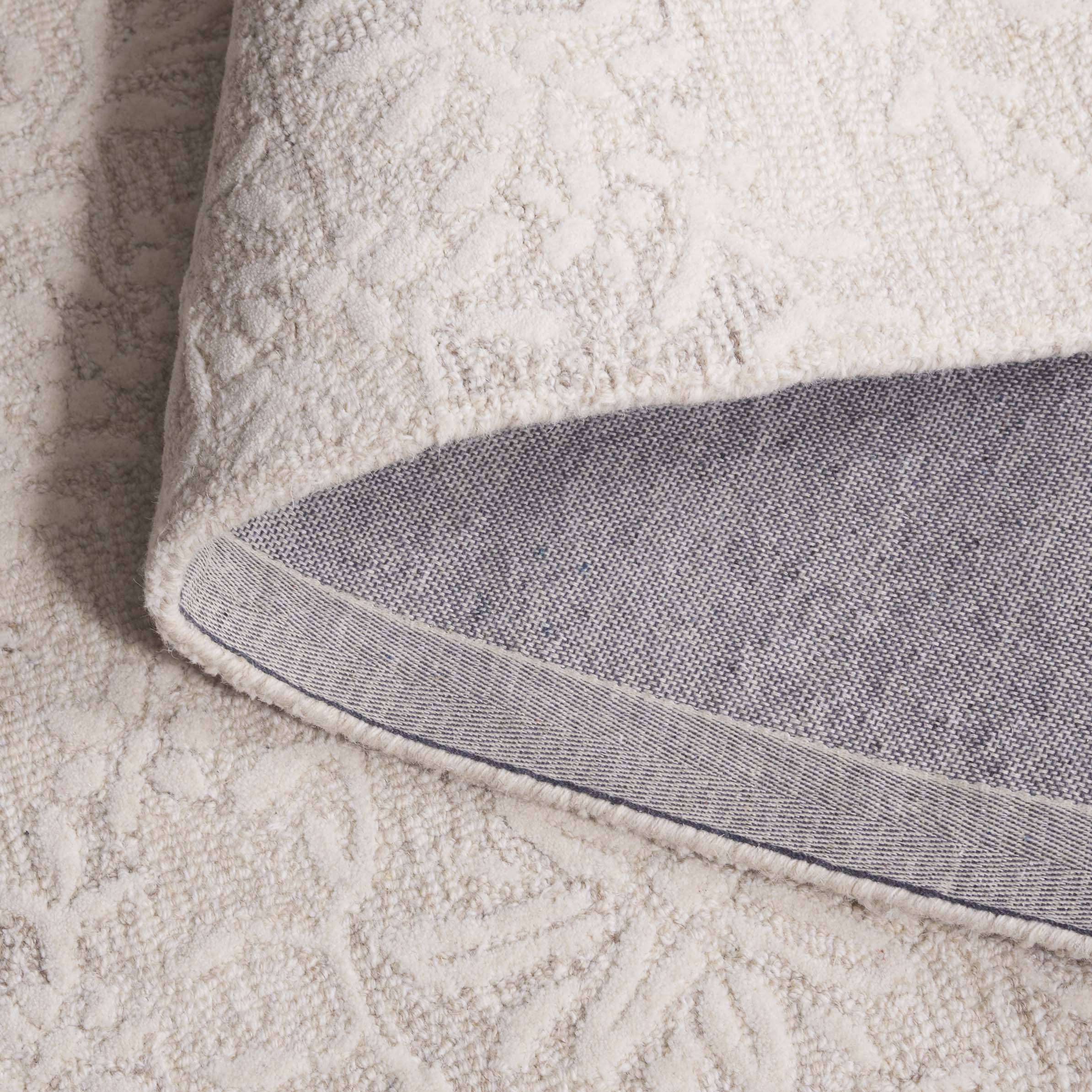 Beige / Ivory
