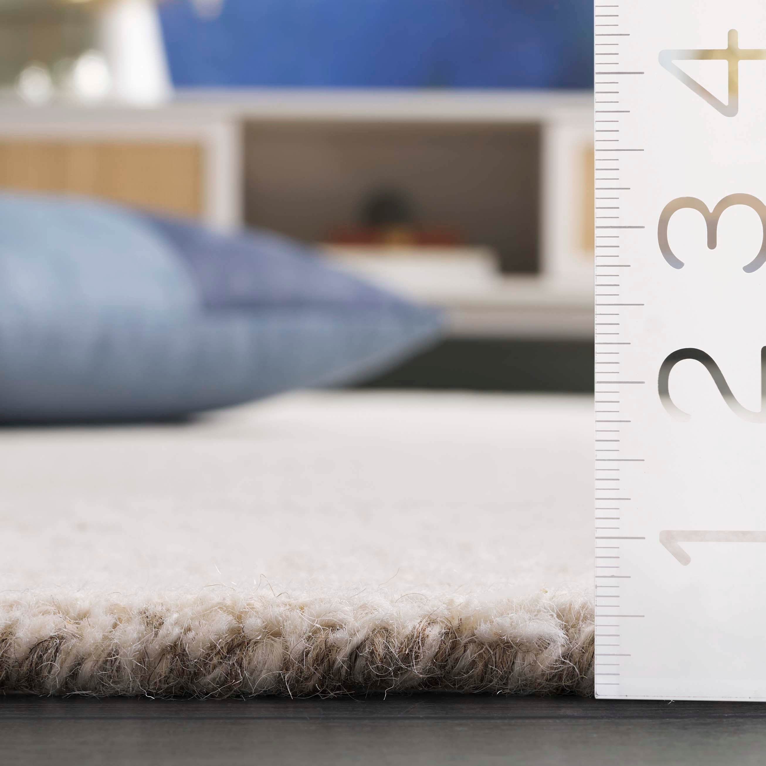 Beige / Ivory
