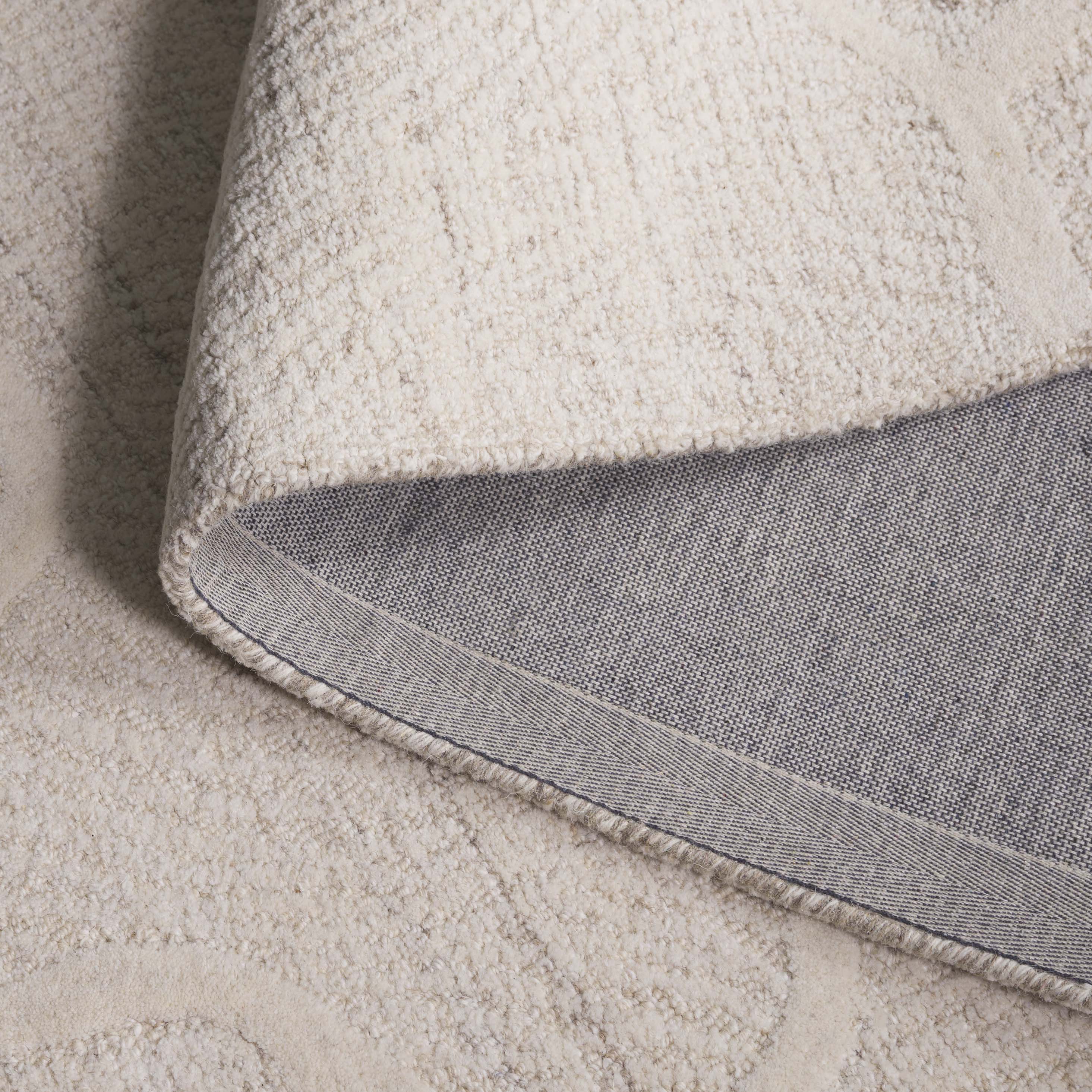 Beige / Ivory