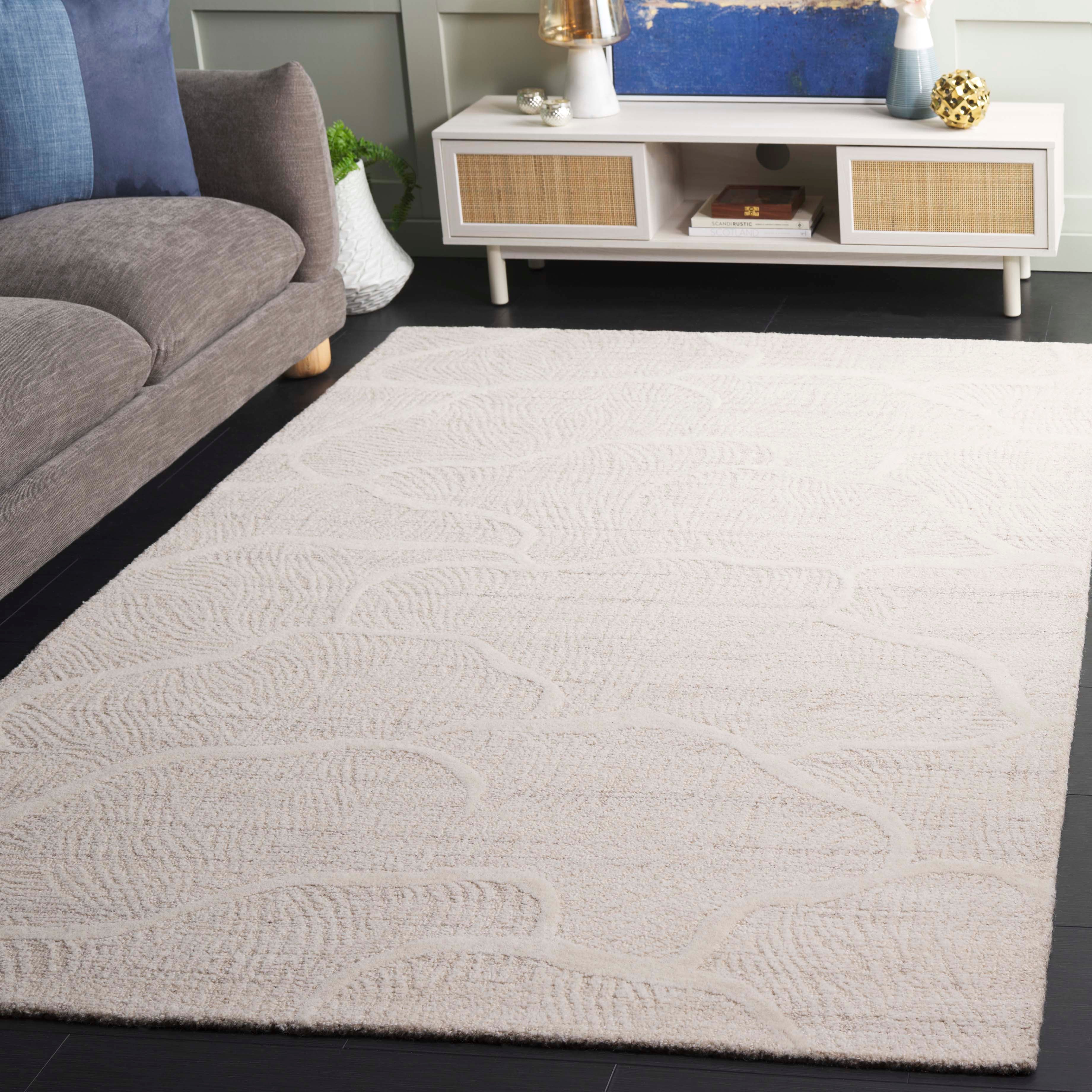 Beige / Ivory