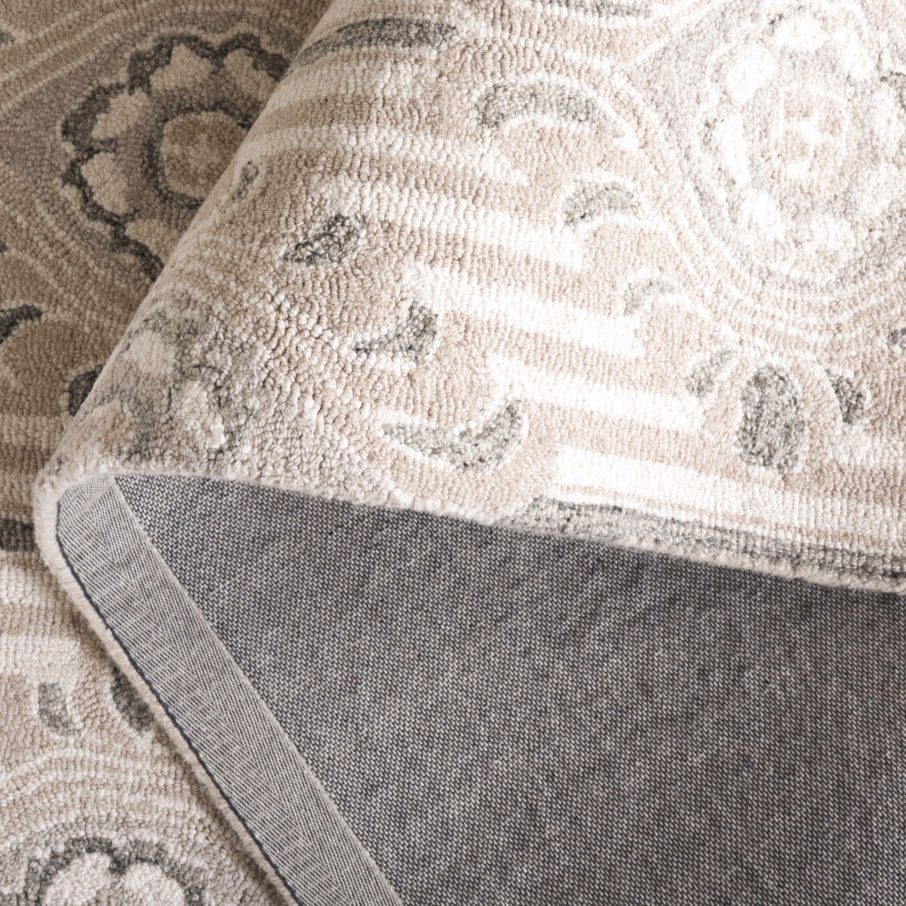 Beige / Ivory