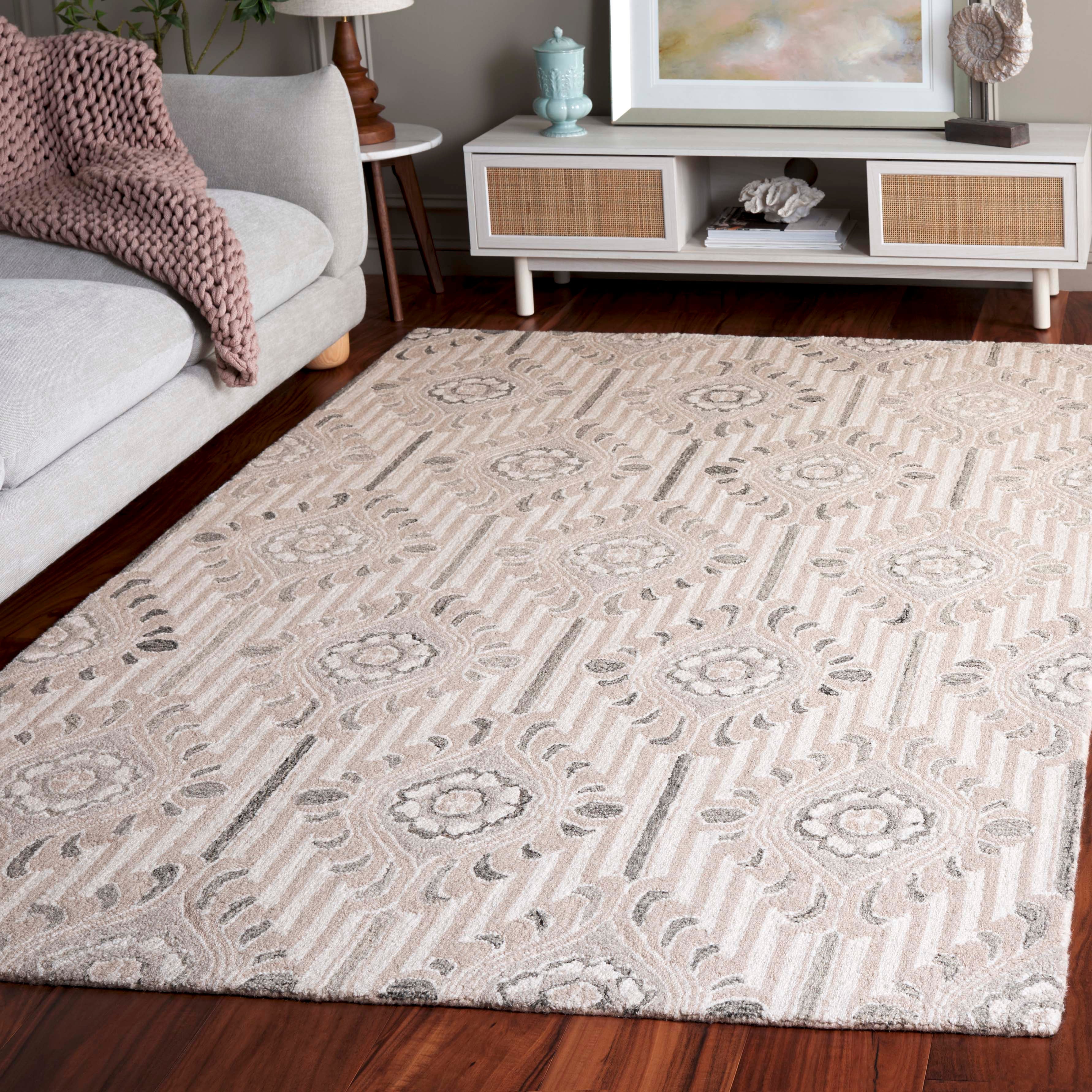 Beige / Ivory
