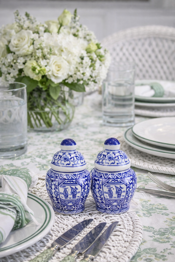 Figurine Salt and Pepper Shaker