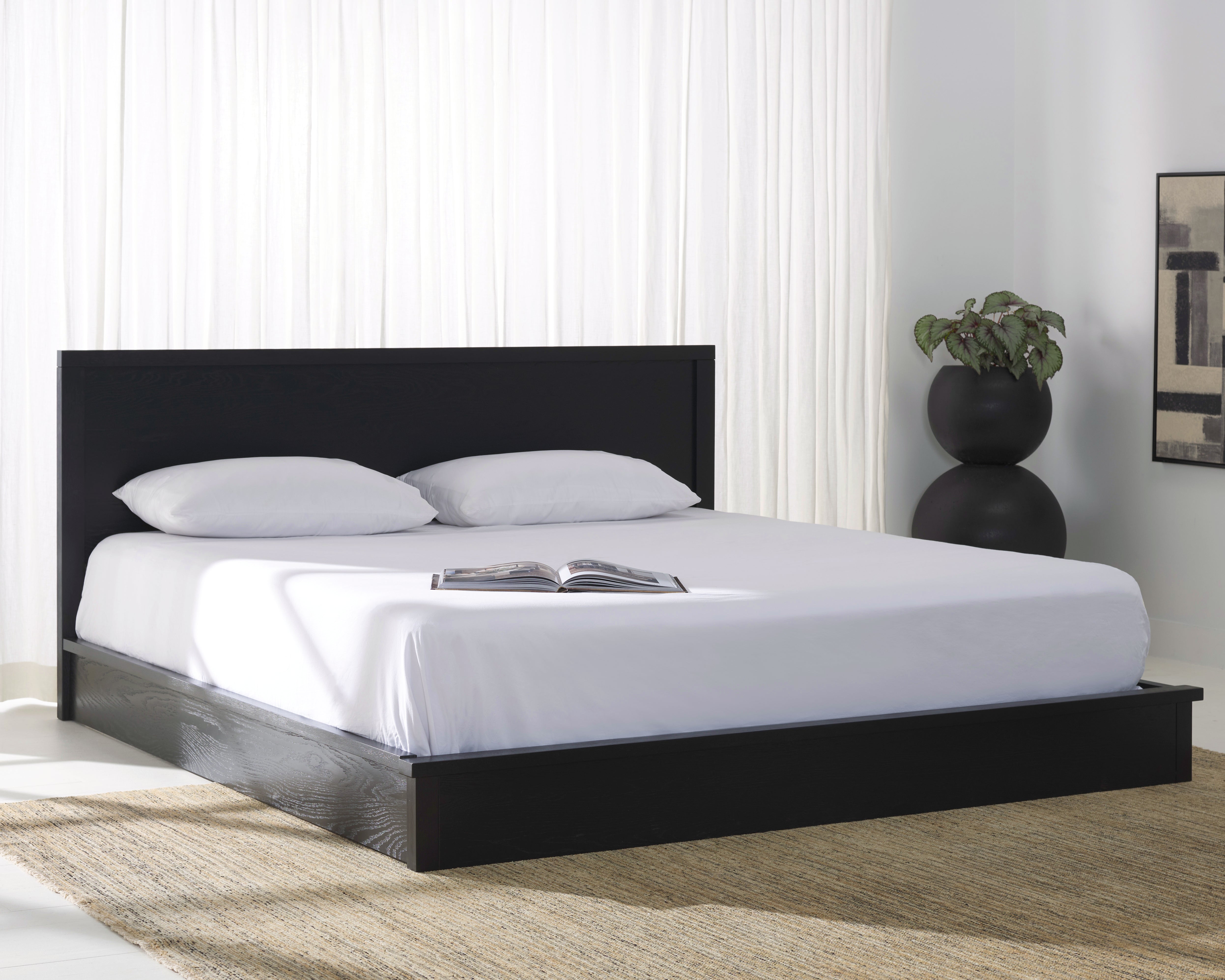 Deirdra Wood Bed | Safavieh Couture - SFV2140 - BLACK