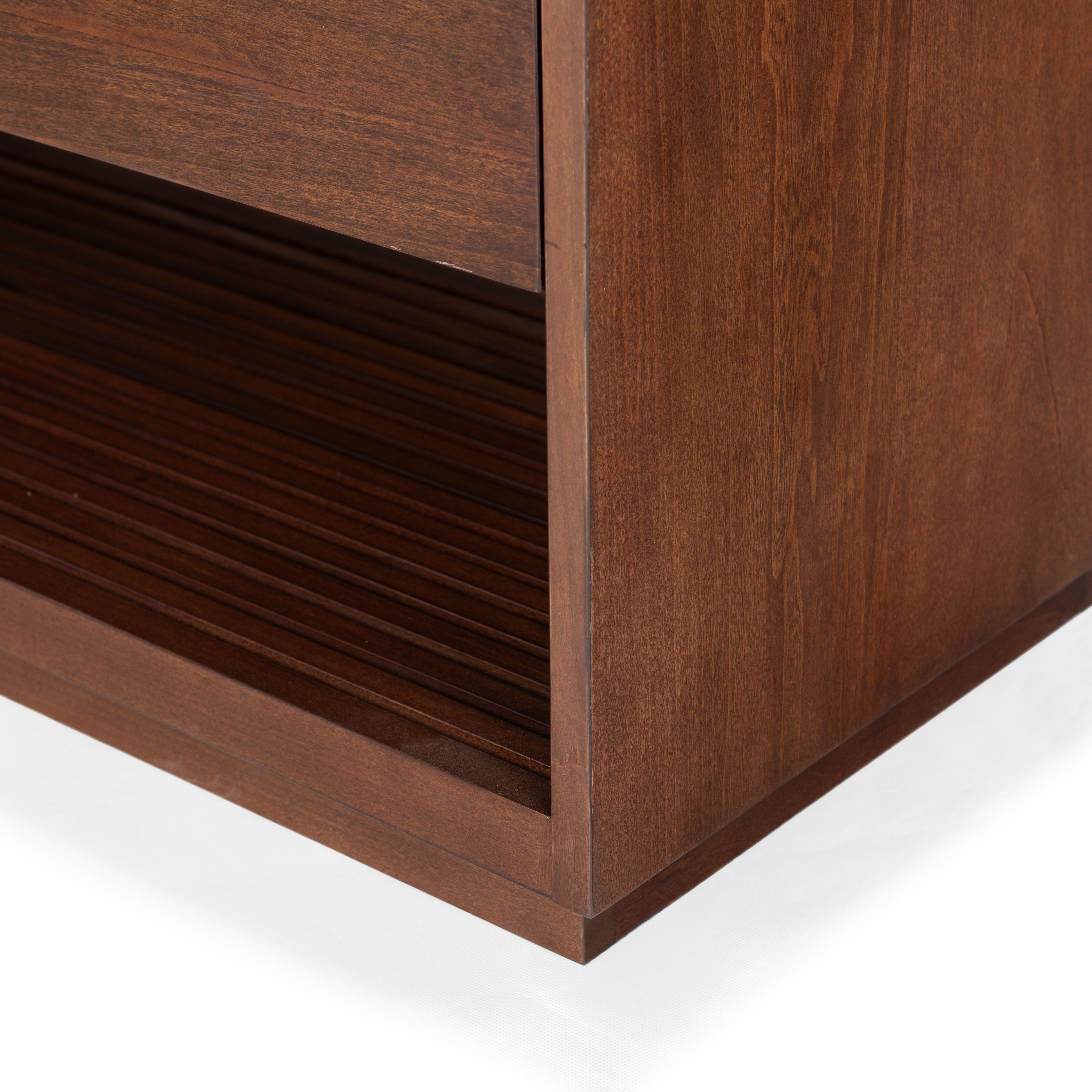 WALNUT / BLACK