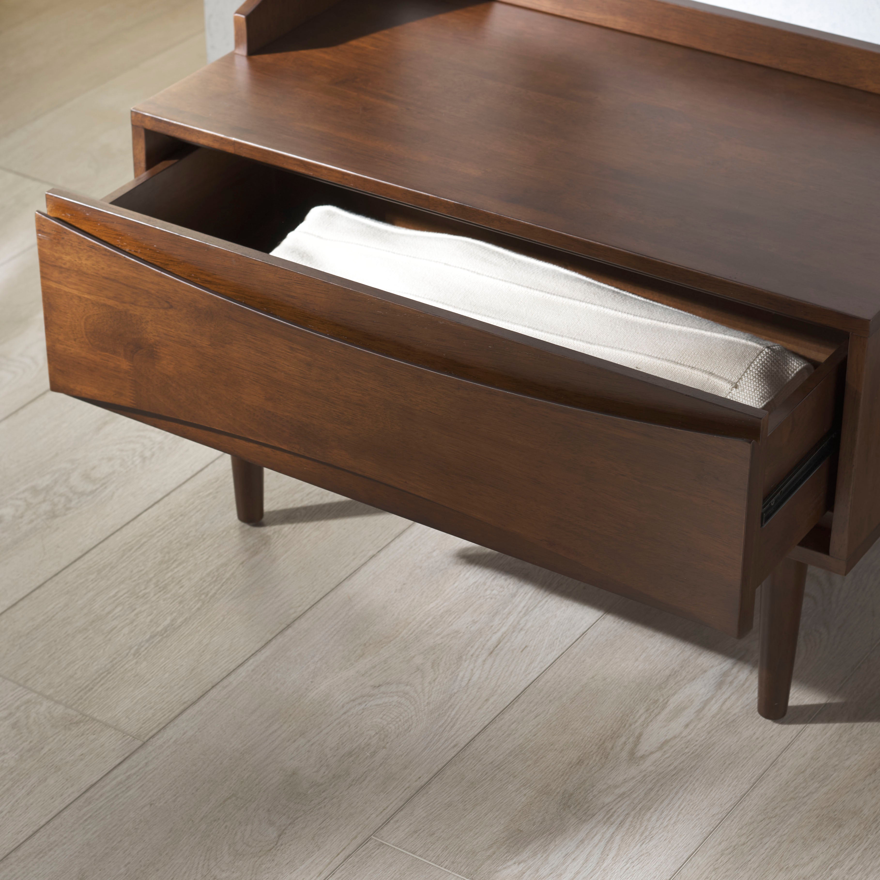 WALNUT / GOLD
