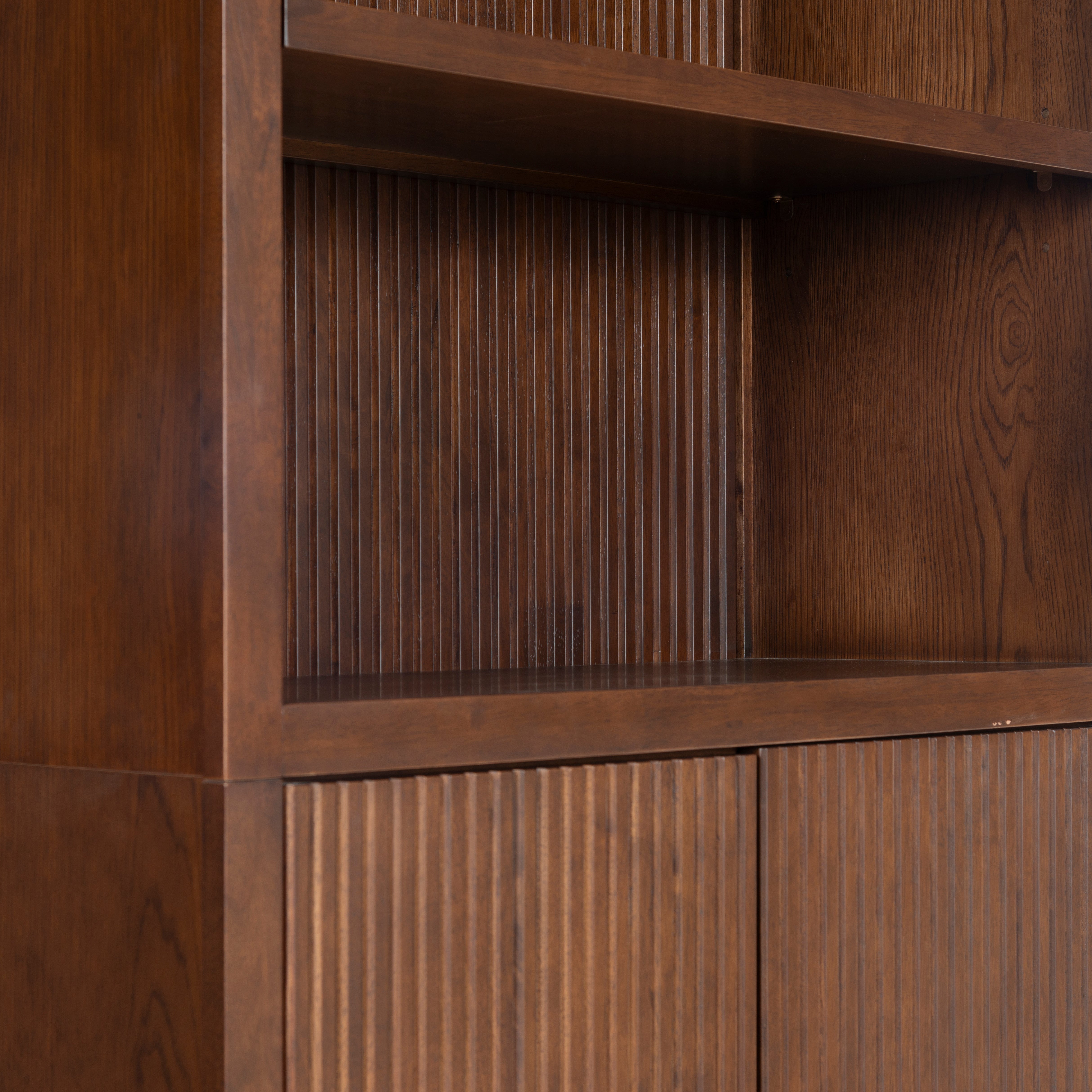WALNUT / BRASS