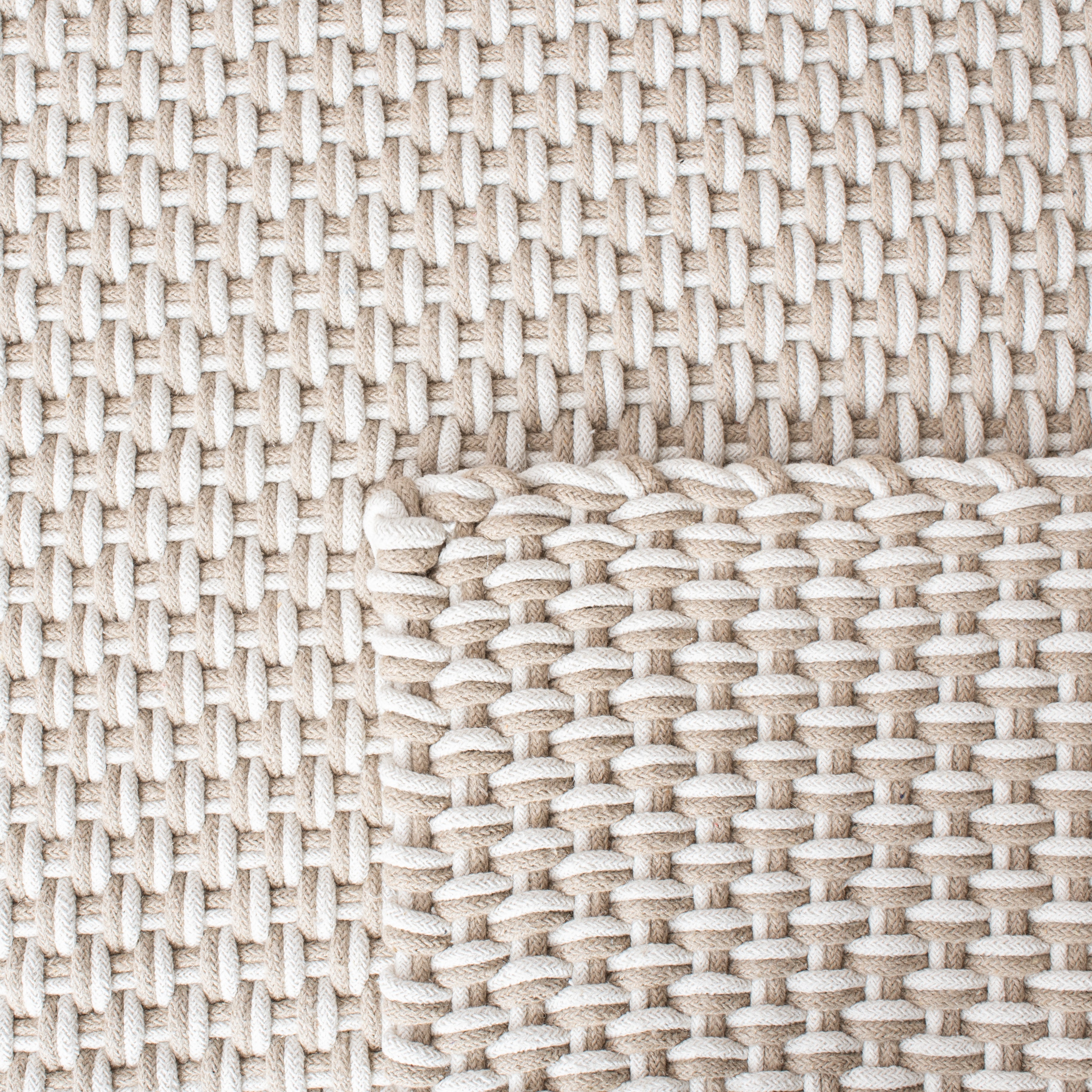 Beige / Ivory