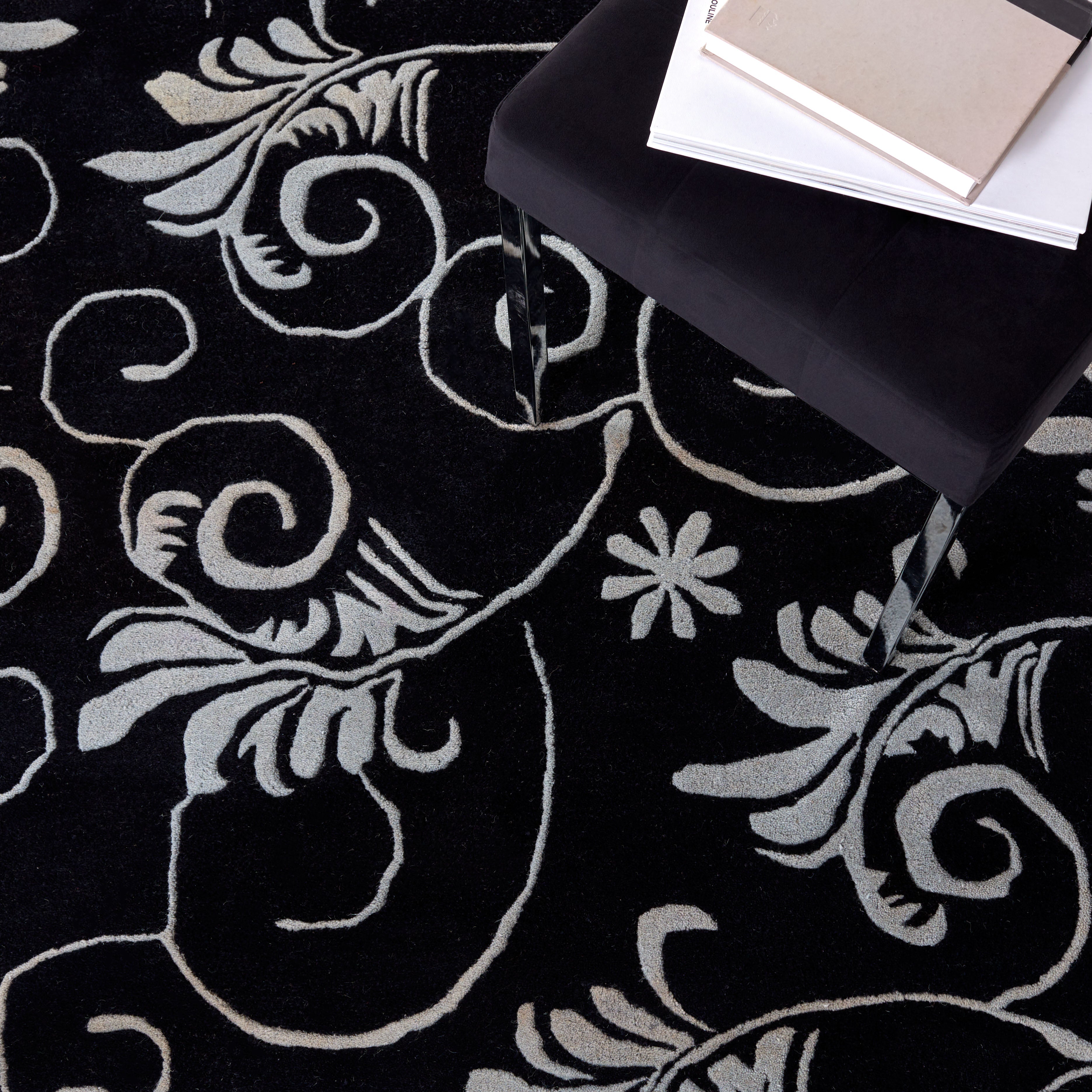 Black / Ivory