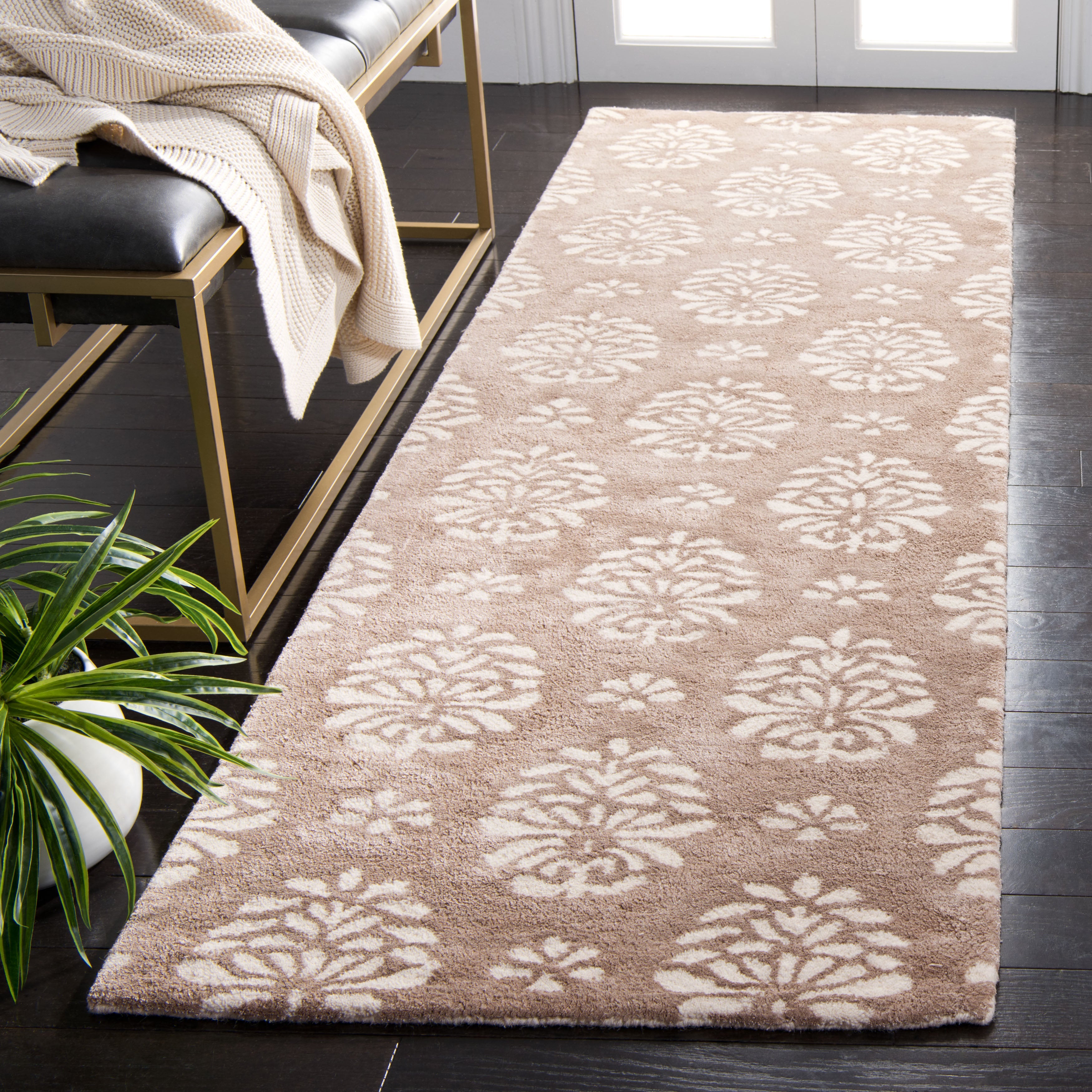 Beige / Ivory