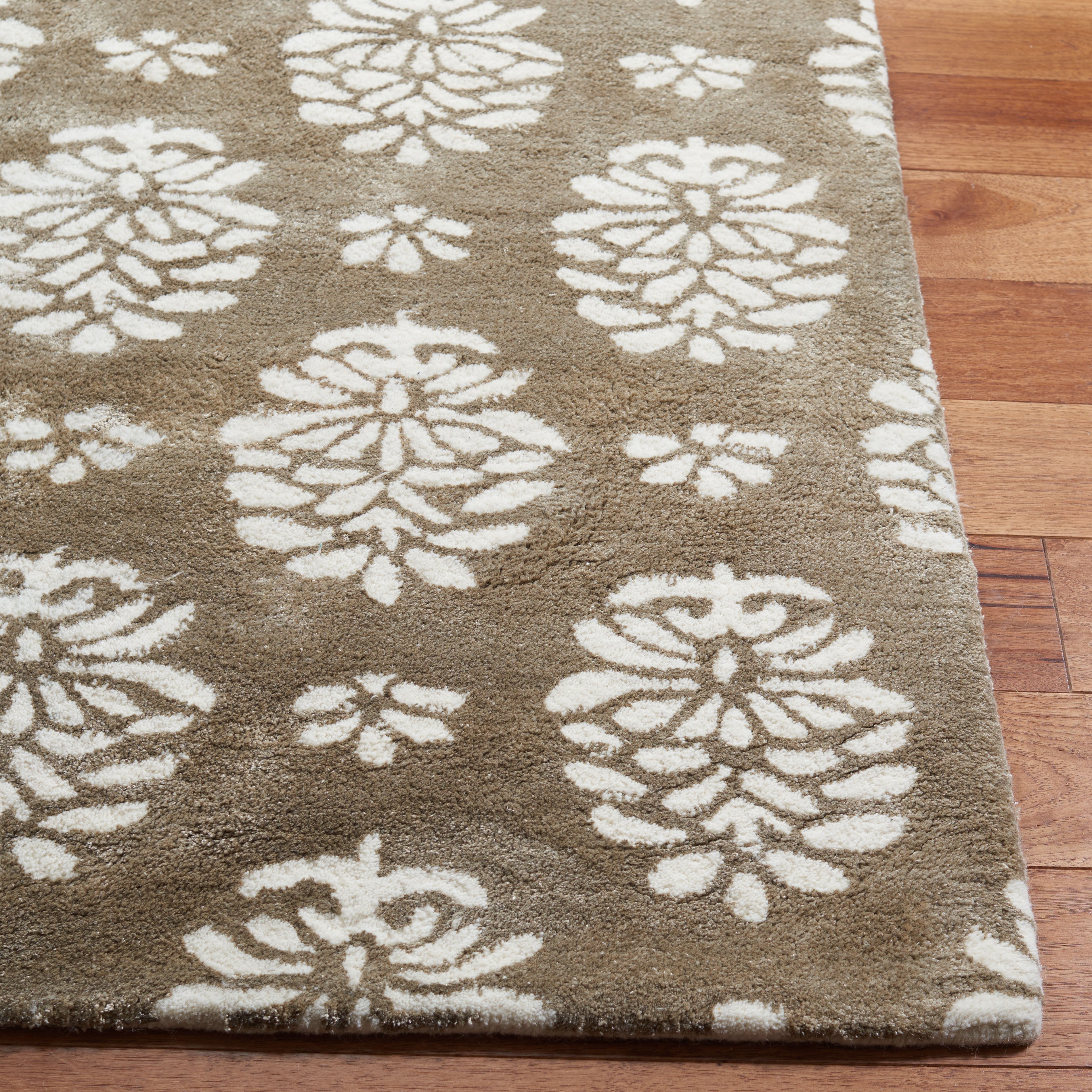 Beige / Ivory