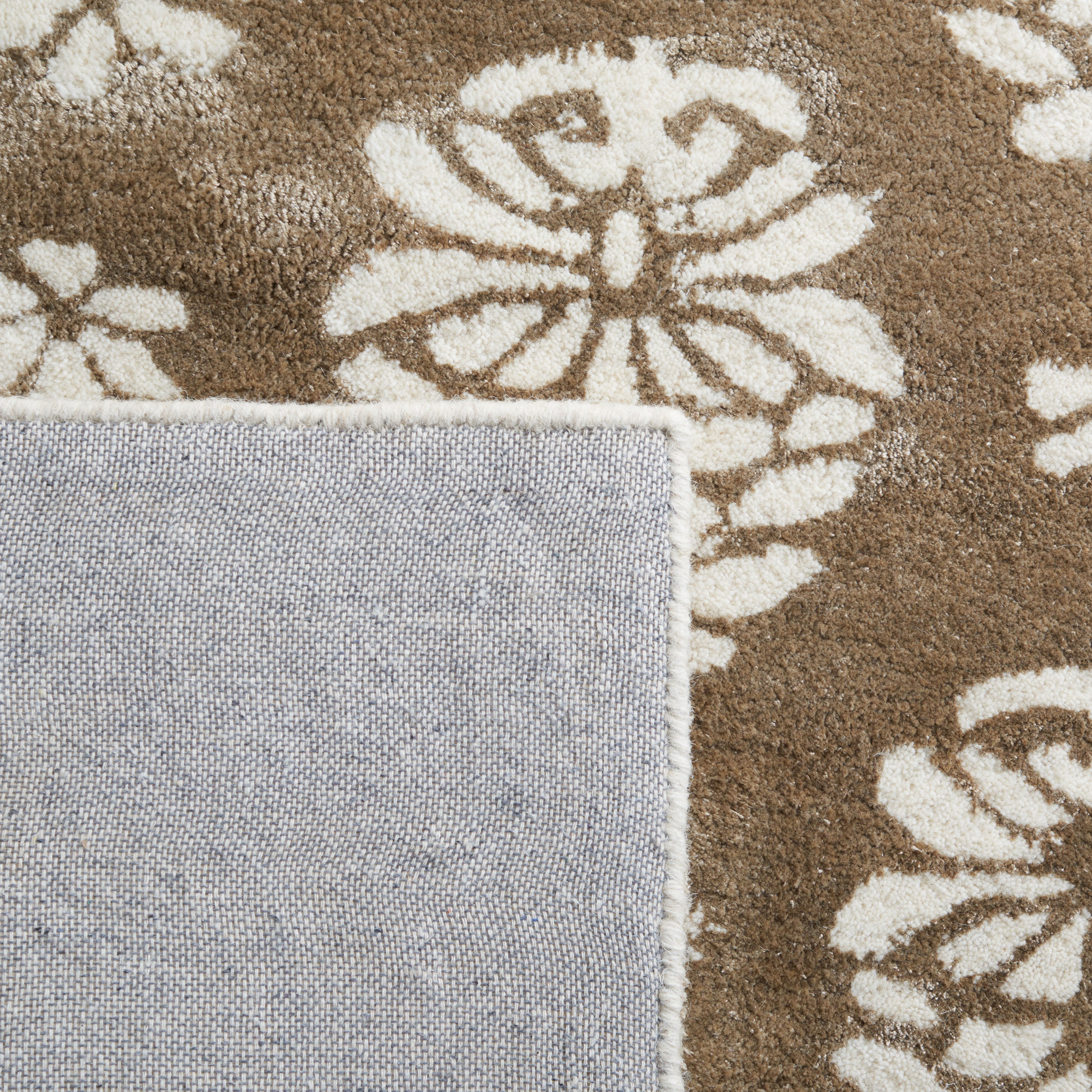 Beige / Ivory