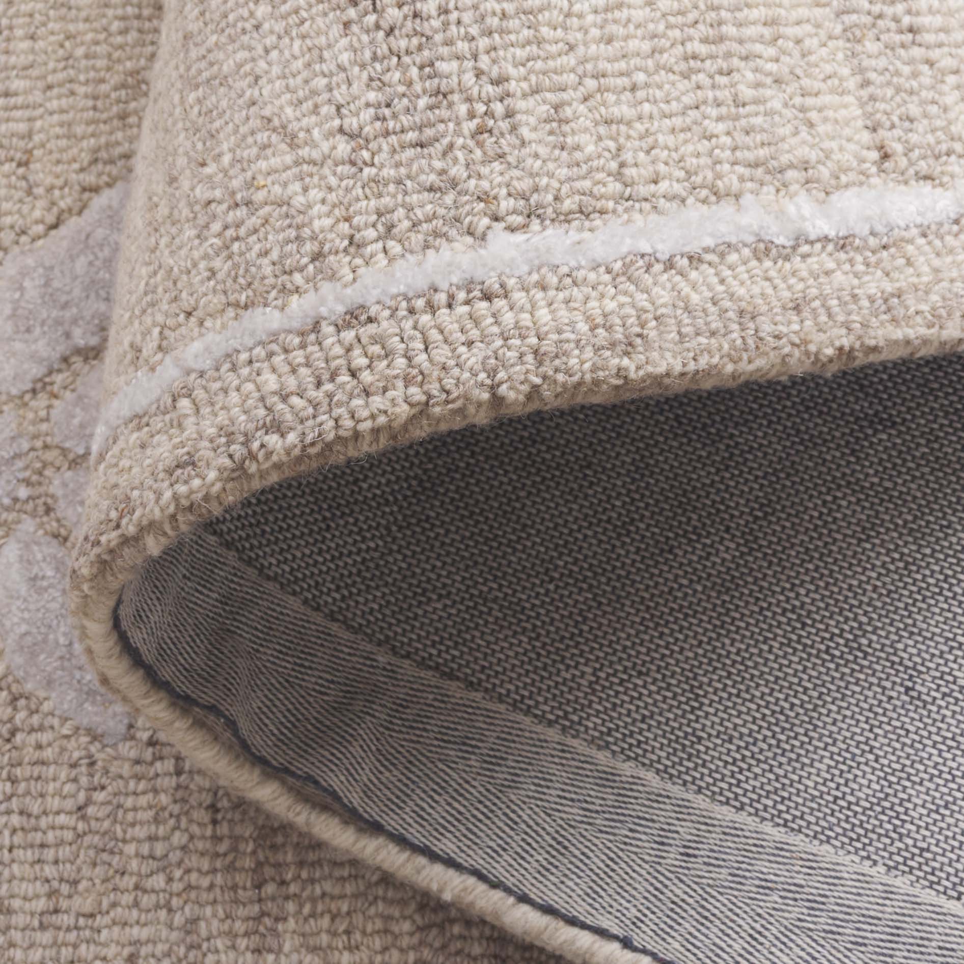 Beige / Ivory