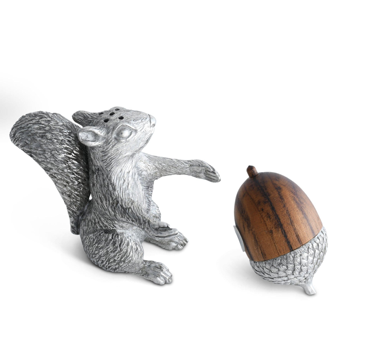 SQUIRREL WITH WOOD ACORN SALT & PEPPER SET
