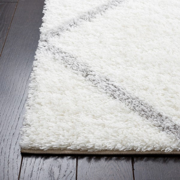 Tahoe Shag 676 Rug | Safavieh - THO676 - White / Grey