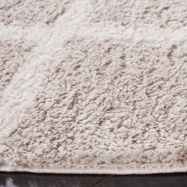 Tahoe Shag 676 Rug | Safavieh - THO676 - Silver / White