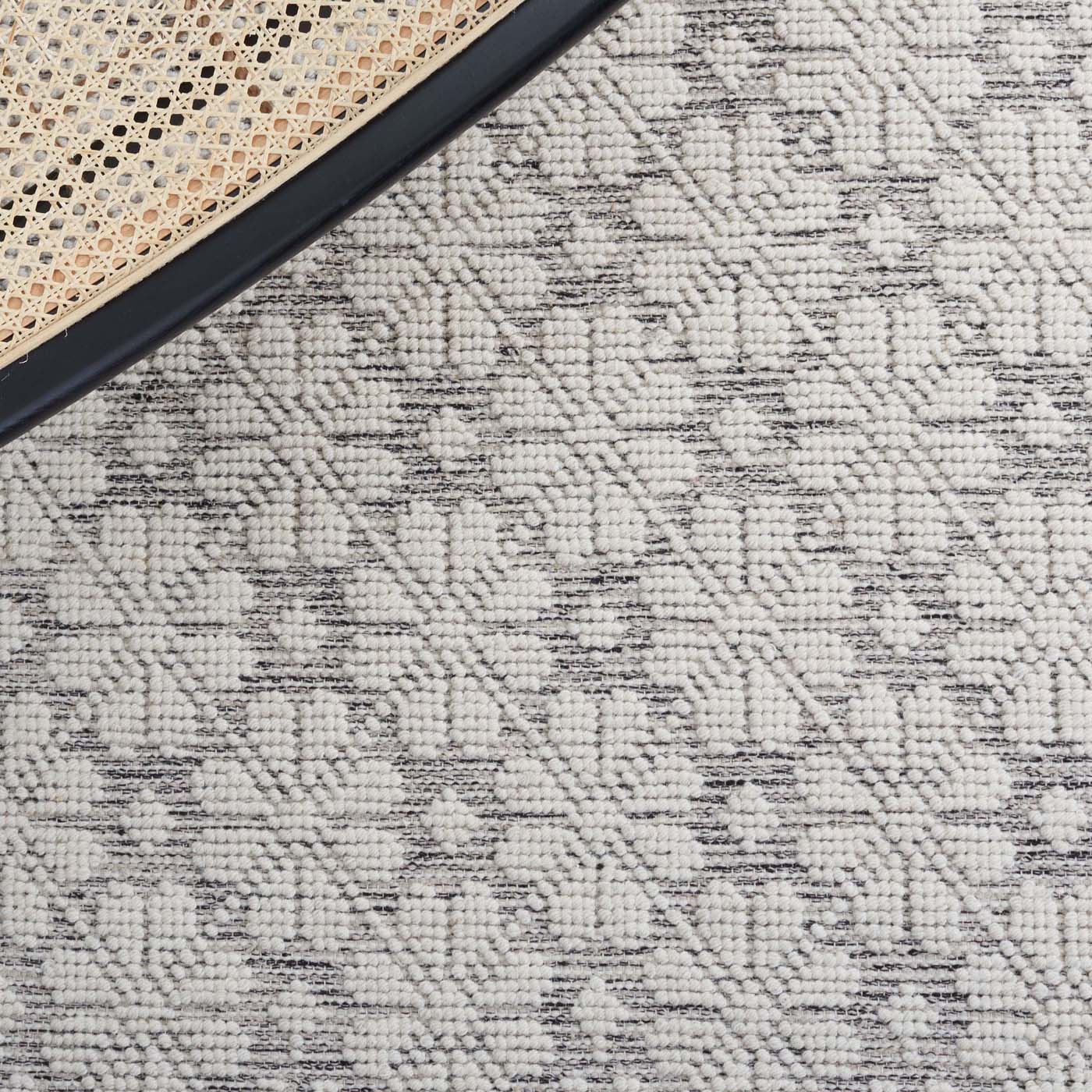 Vermont 303 Rug | Safavieh - VRM303 - Ivory / Grey