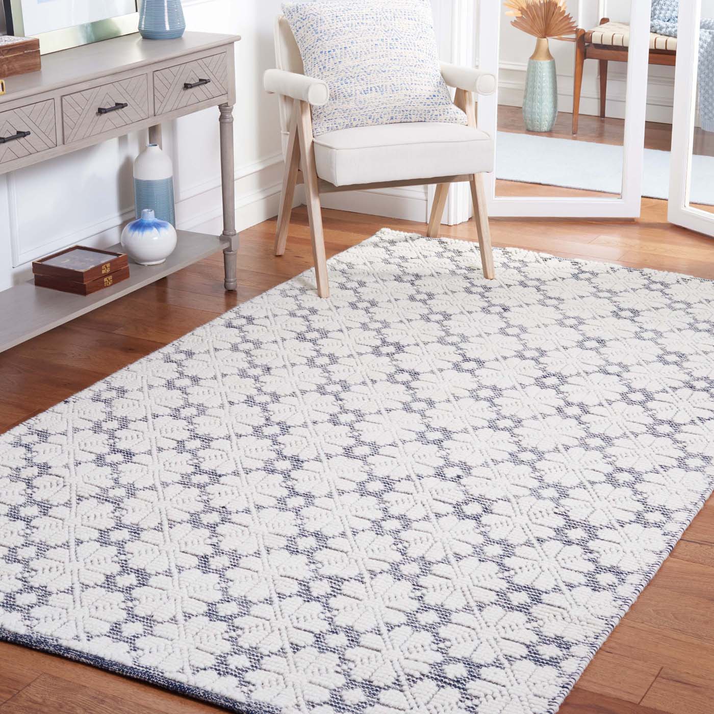 Vermont 303 Rug | Safavieh - VRM303 - Ivory / Navy