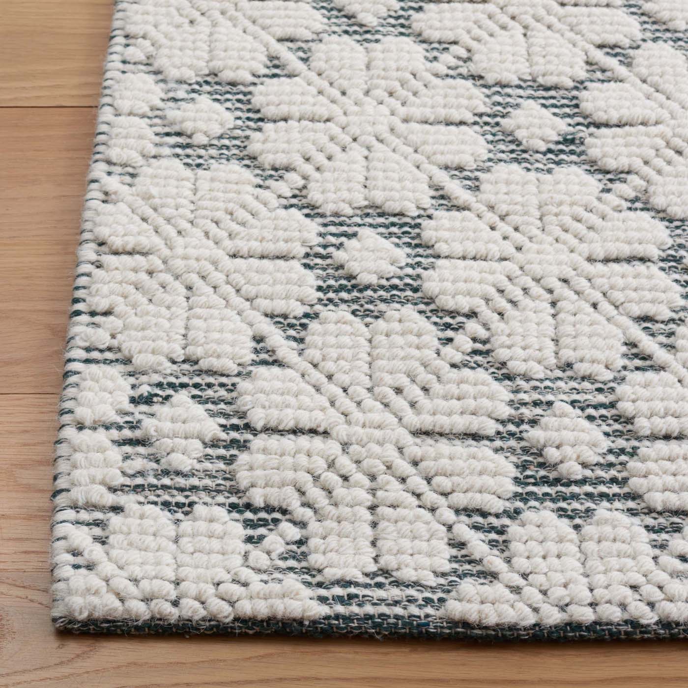 Vermont 303 Rug | Safavieh - VRM303 - Ivory / Green