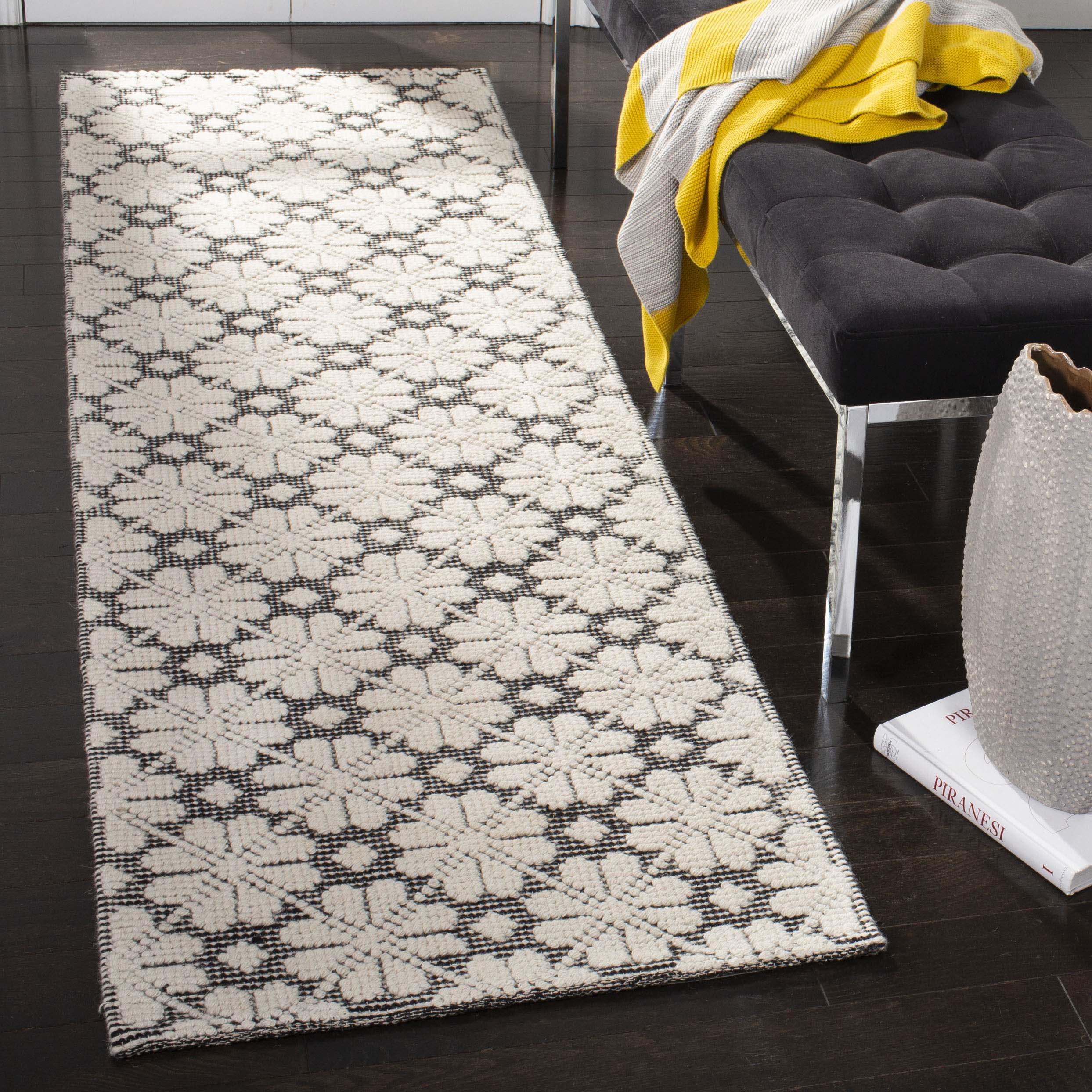 Vermont 303 Rug | Safavieh - VRM303 - Ivory / Black