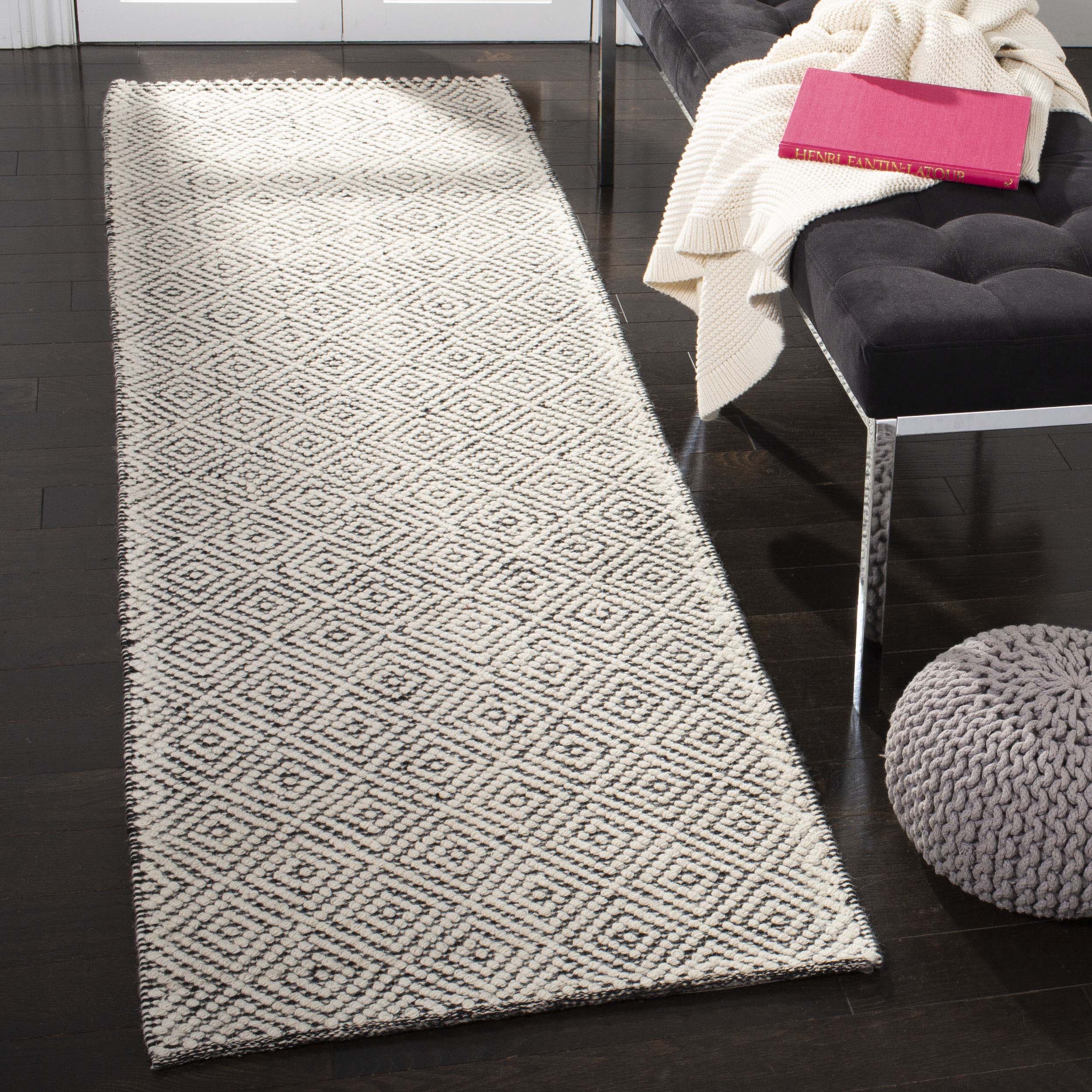 Vermont 305 Rug | Safavieh - VRM305 - Ivory / Black