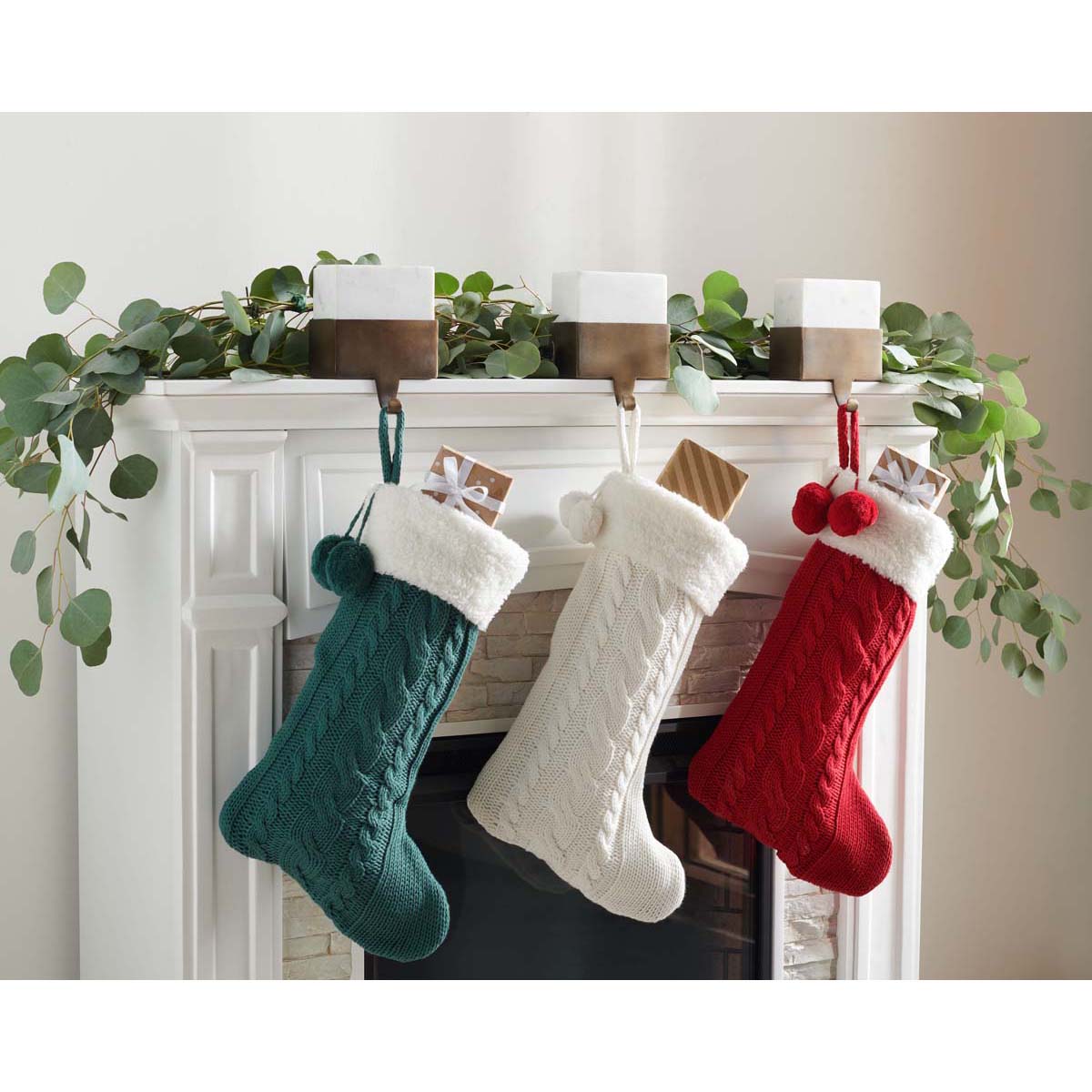 Cinnamon Stocking | Safavieh - HOL1004 - Assorted