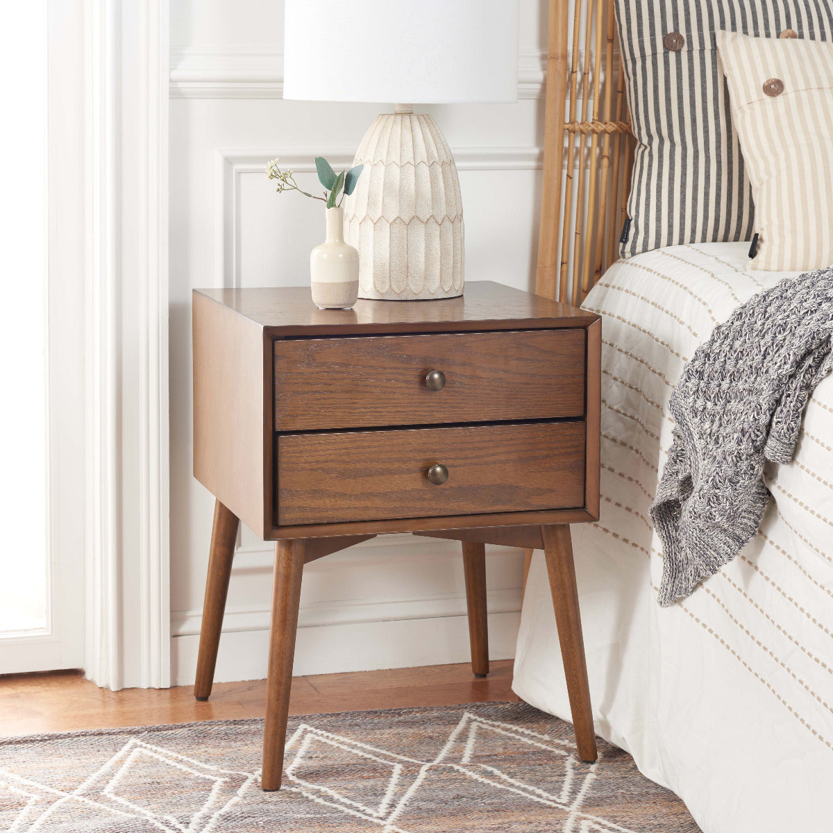 Scully 2 Drawer Nightstand | Safavieh - Oak / Gold