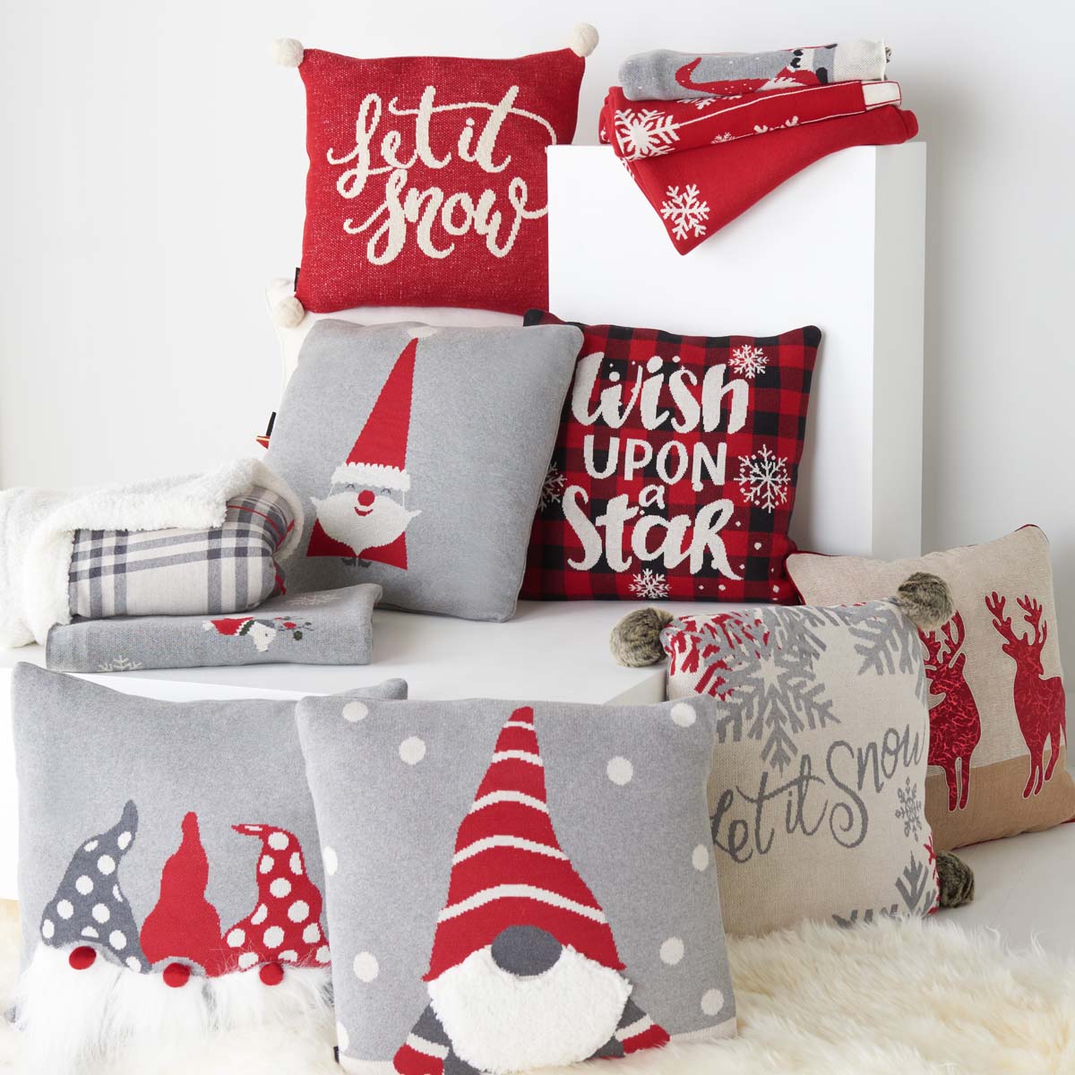 Sleighbells Throw Blanket | Safavieh - HOL2012 - Grey / Red