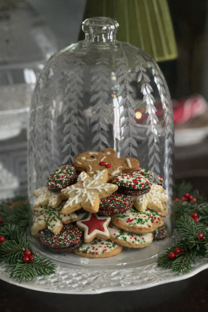 Vertical Leaf Etched Glass Dome