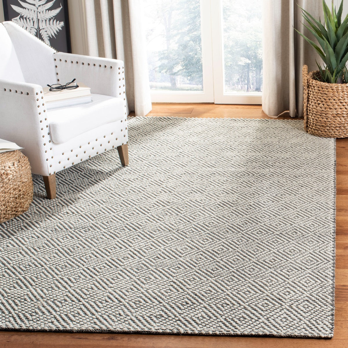 Vermont 305 Rug | Safavieh - VRM305 - Ivory / Black