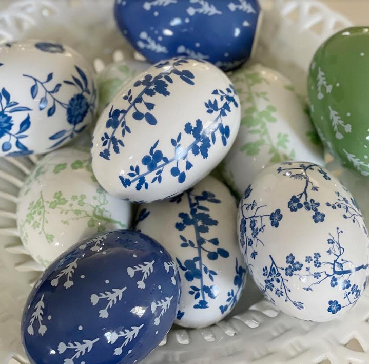 Stunning set of 4 porcelain eggs (green and white)