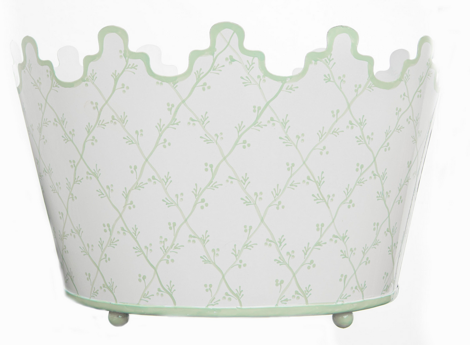 Stunning new trellis scalloped planter in green/white